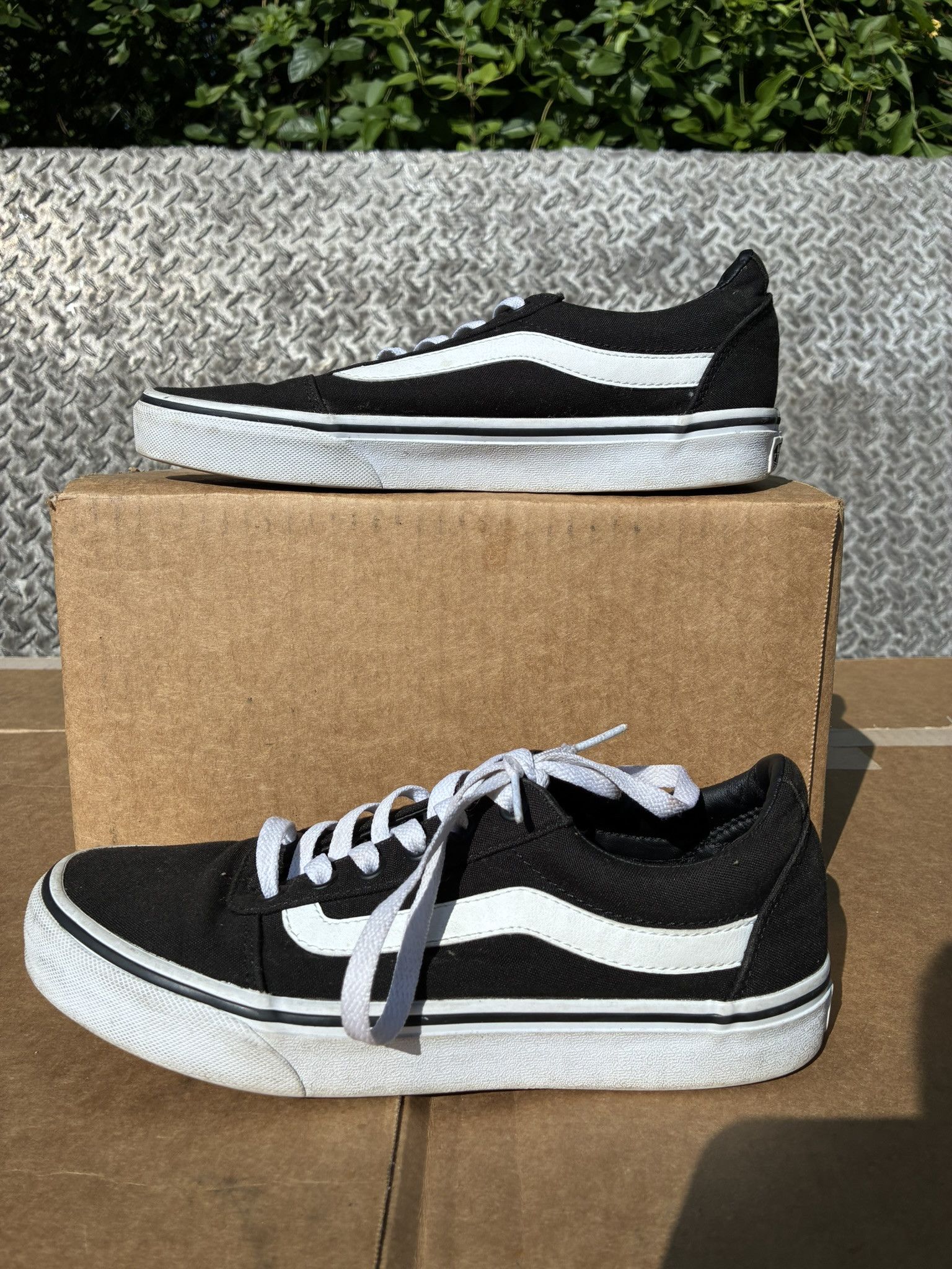 Vans Vans Off the Wall Old Skool SK8 Low Top Women’s 8 Skate Size US 8 / IT 38 - 1 Thumbnail