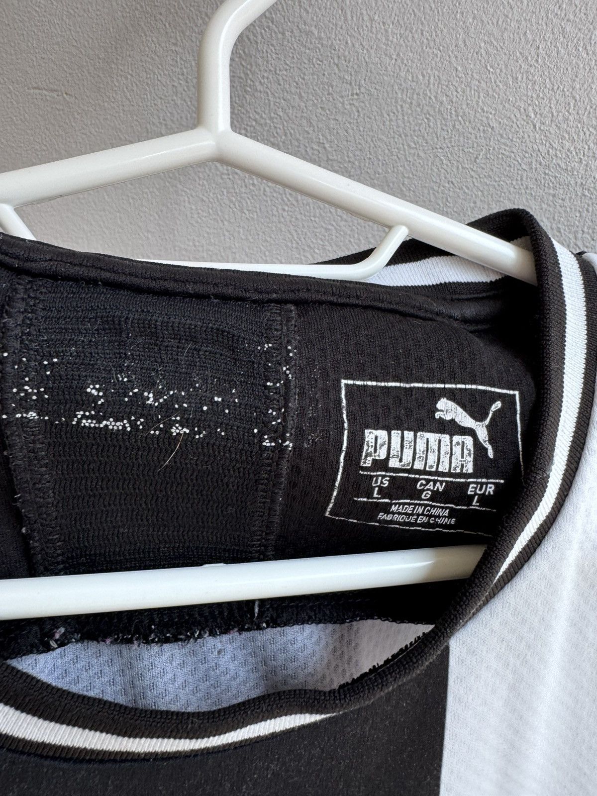 Puma NEWCASTLE UNITED 2019 2020 HOME FOOTBALL SHIRT SOCCER JERSEY Size US L / EU 52-54 / 3 - 12 Thumbnail