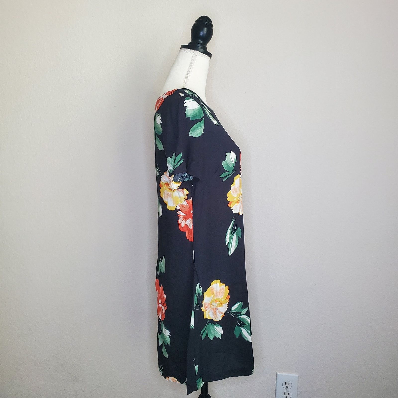 Other Alcott Floral Shift Dress Medium Size S / US 4 / IT 40 - 2 Thumbnail