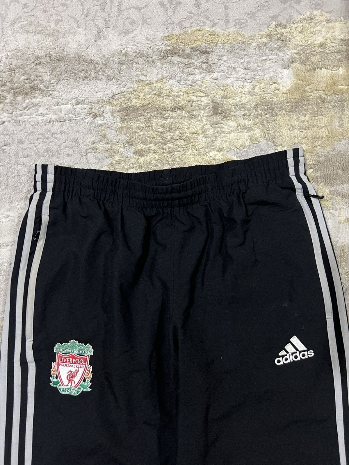 Adidas Adidas Liverpool FC Three Striped Training Track Pants Size US 34 / EU 50 - 3 Thumbnail