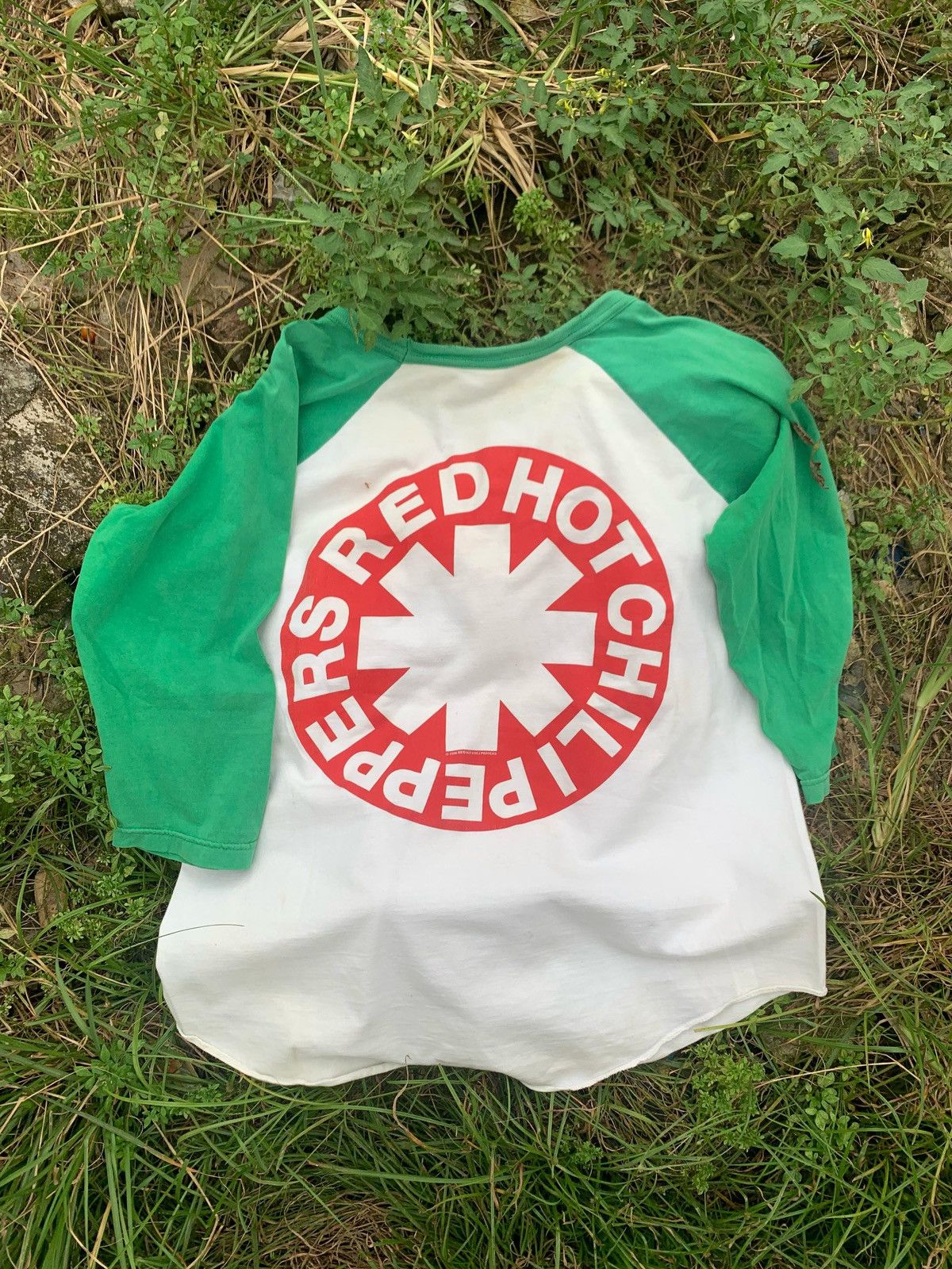 Band Tees Vintage Red Hot Chili Peppers Raglan Tee (1998 / 2001) Size US L / EU 52-54 / 3 - 5 Thumbnail