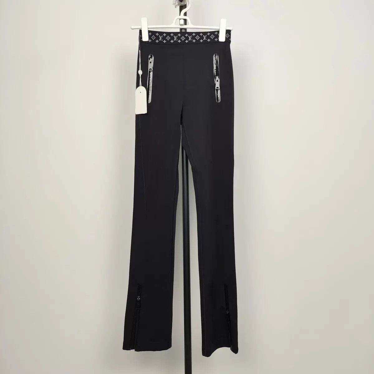 Louis Vuitton LV Women's 34 Black Pants Size 25" / US 0 / IT 36 - 1 Thumbnail
