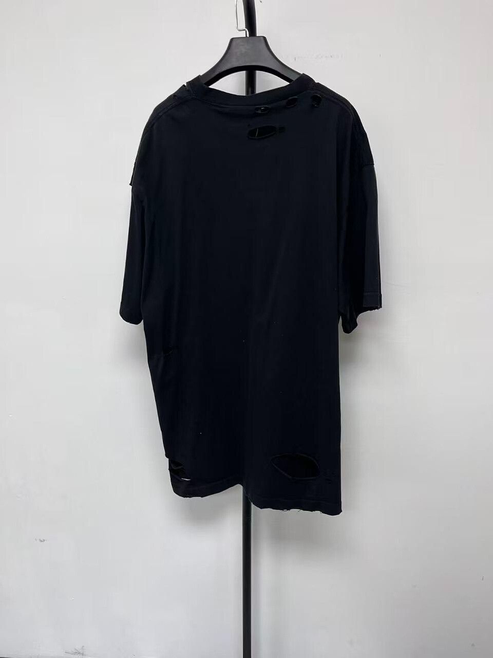 Balenciaga balenciaga black letter print t-shirt Size US S / EU 44-46 / 1 - 2 Thumbnail
