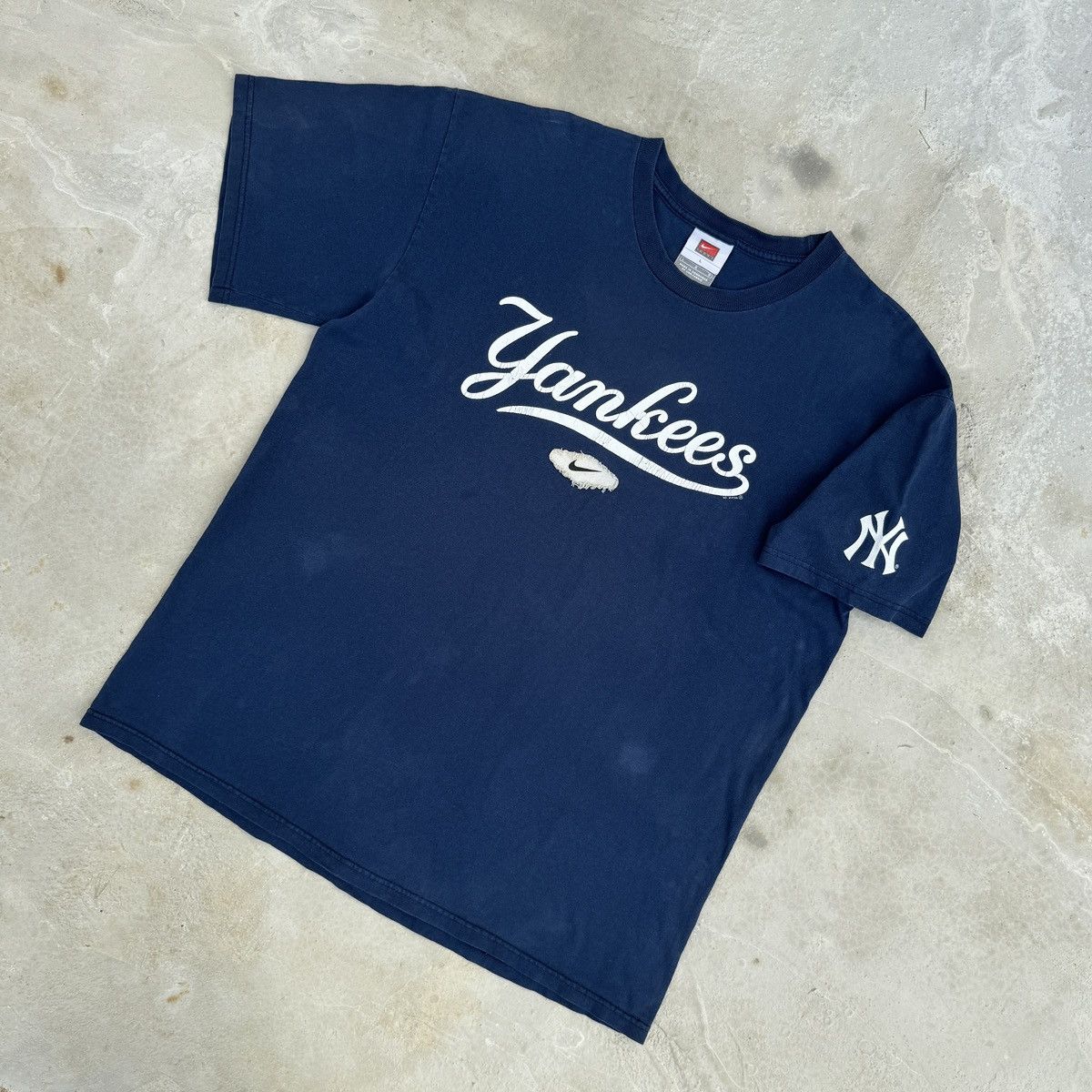 Nike Vintage Y2K Nike New York Yankees Tshirt Size US L / EU 52-54 / 3 - 2 Thumbnail