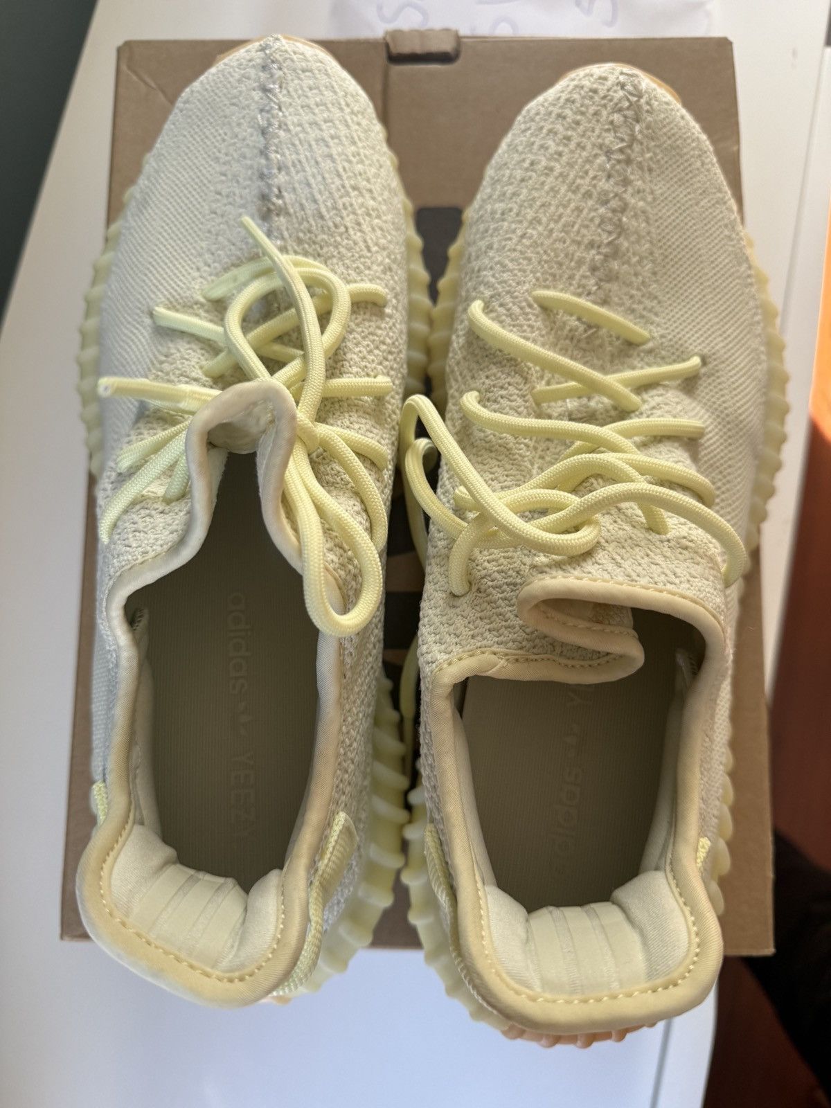 Adidas Yeezy Boost 350 V2 Butter (Barely Worn) Size US 10.5 / EU 43-44 - 4 Thumbnail
