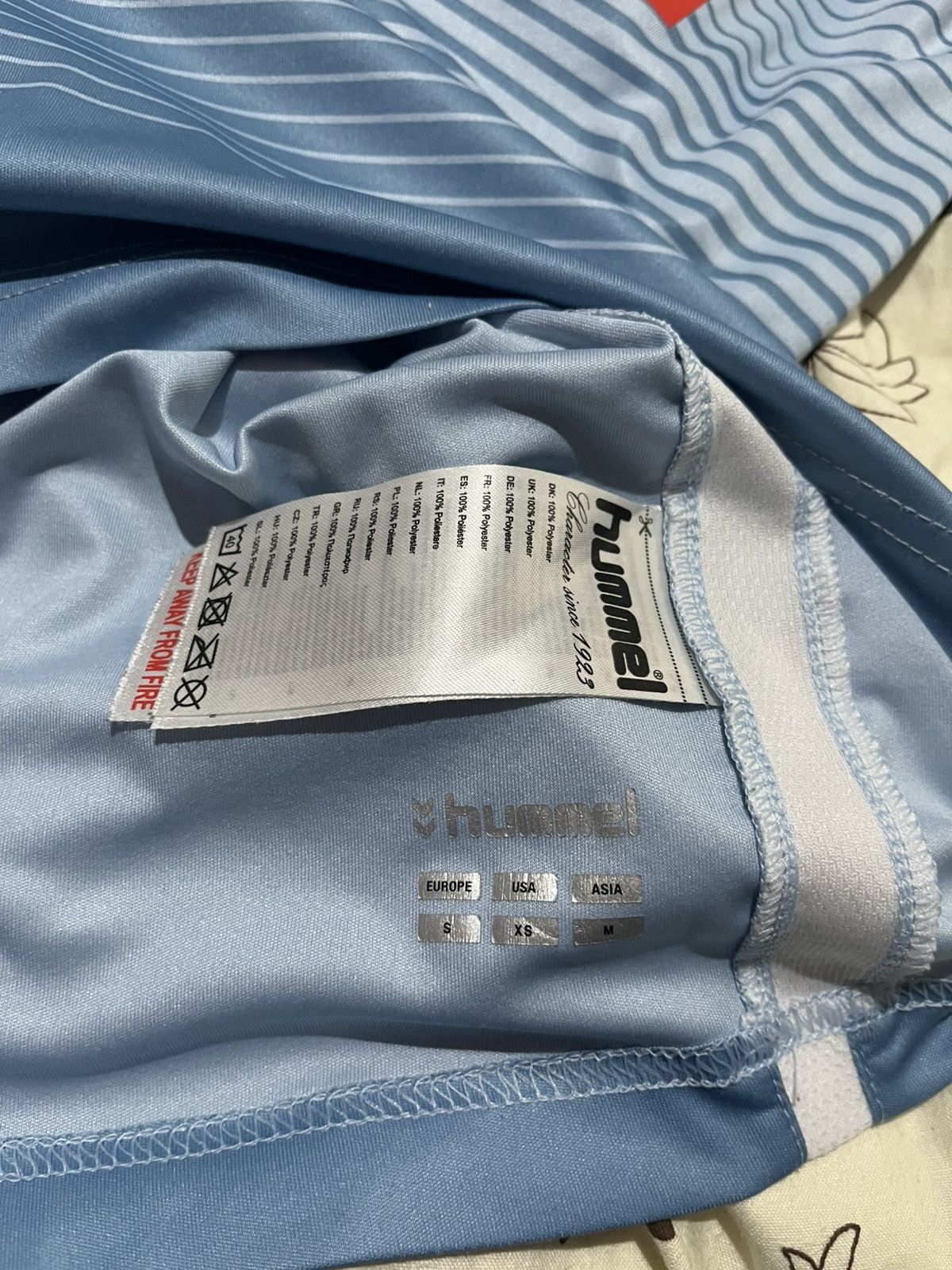 Hummel Hummel SønderjyskE 2017/18 Home Soccer Jersey Size US S / EU 44-46 / 1 - 6 Thumbnail