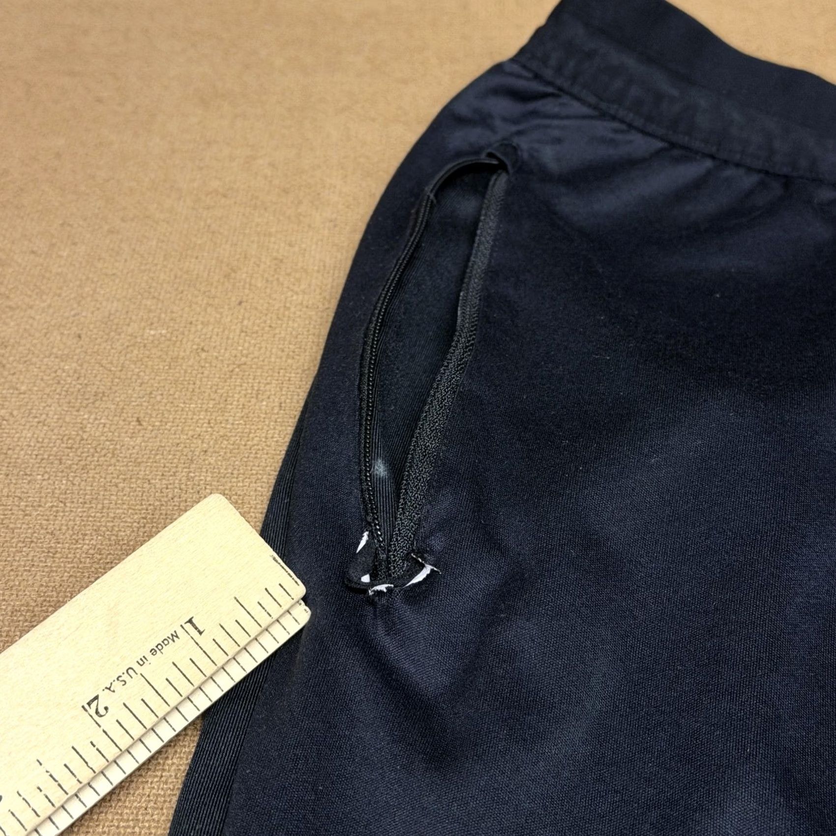 Nike Nike Shield Track Pants Mens Large Black Elastic Waist Reflective Zip Pockets Size US 33 - 7 Thumbnail