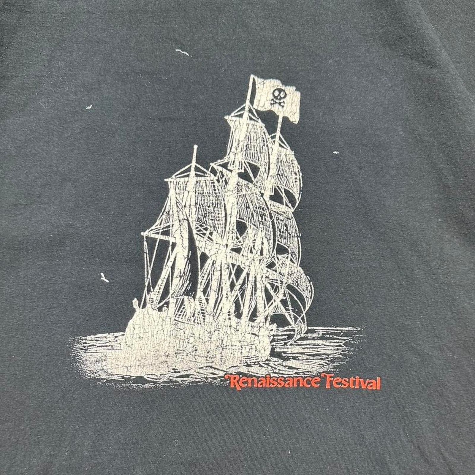 Gildan Vintage Y2K Pirate Ship Tee Sailboat Indie Ocean Shirt Size US L / EU 52-54 / 3 - 2 Thumbnail