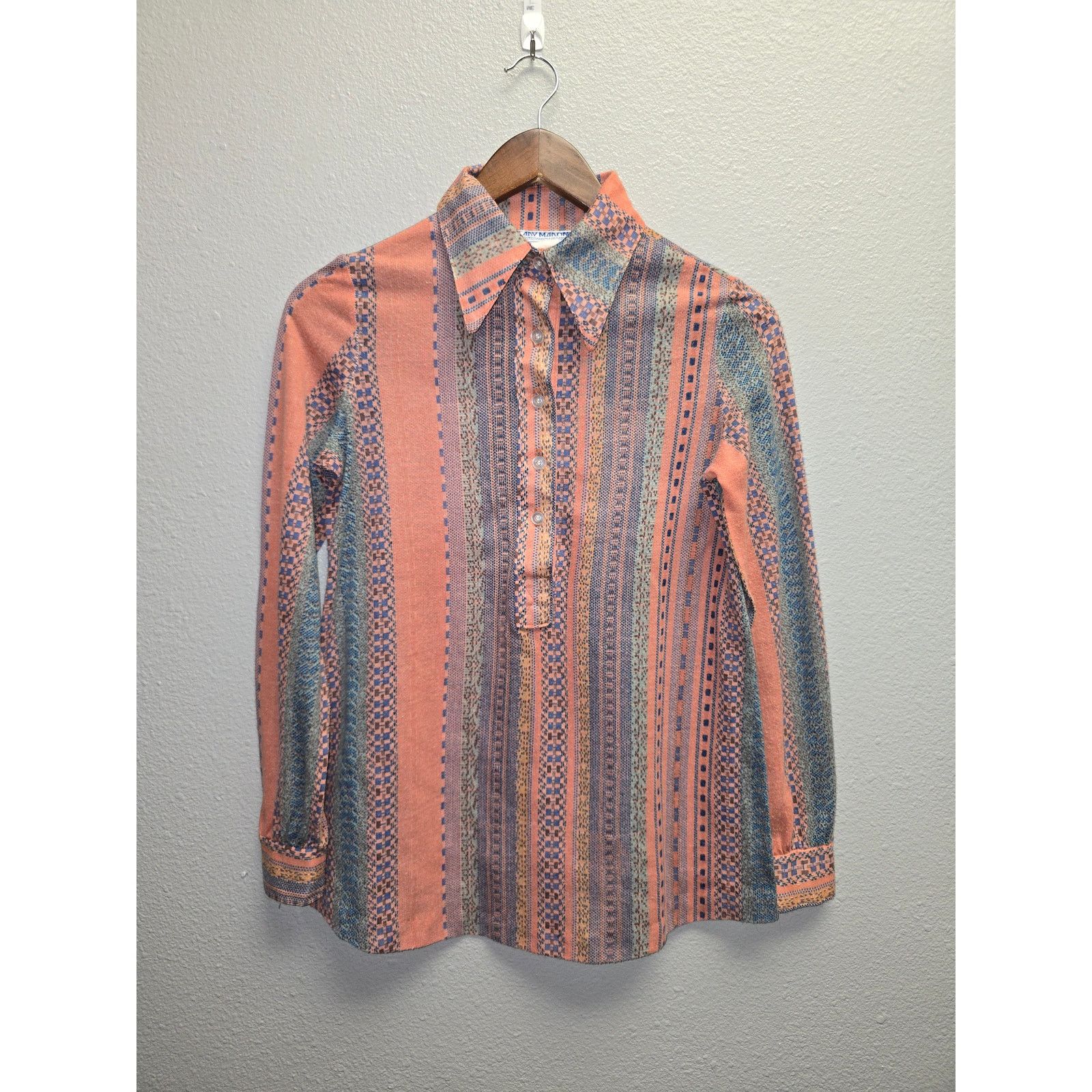Vintage Vintage Womens Lady Madonna Button Up Shirt Peach Collared Size S / US 4 / IT 40 - 1 Thumbnail