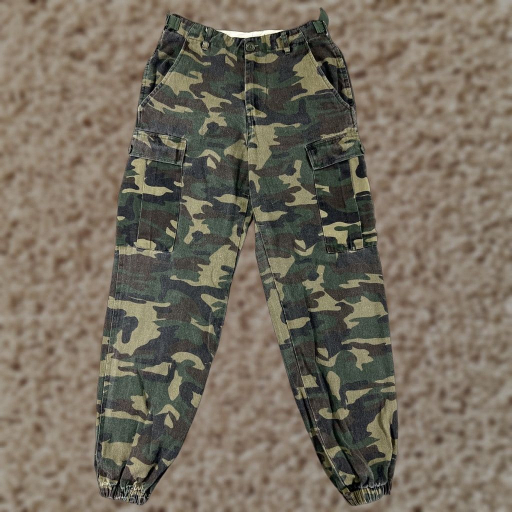 Fashion Nova Fashion Nova Jeans Womens Small Green Camouflage Denim 5-Pocket Stretch Regular Inseam 27 in Cotton Blend Ramie Blend Cotton Denim Size 28" / US 6 / IT 42 - 1 Thumbnail