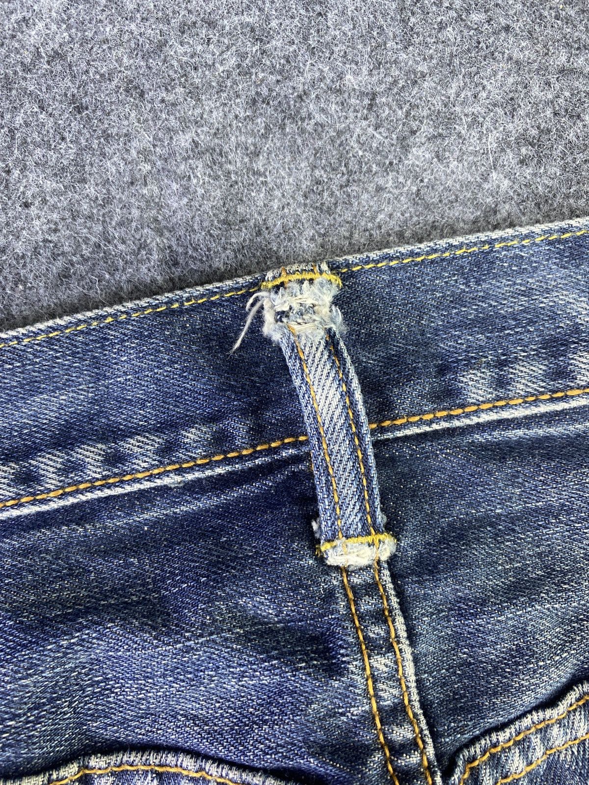 Vintage Levis 504 Blue Wash Jeans - J920