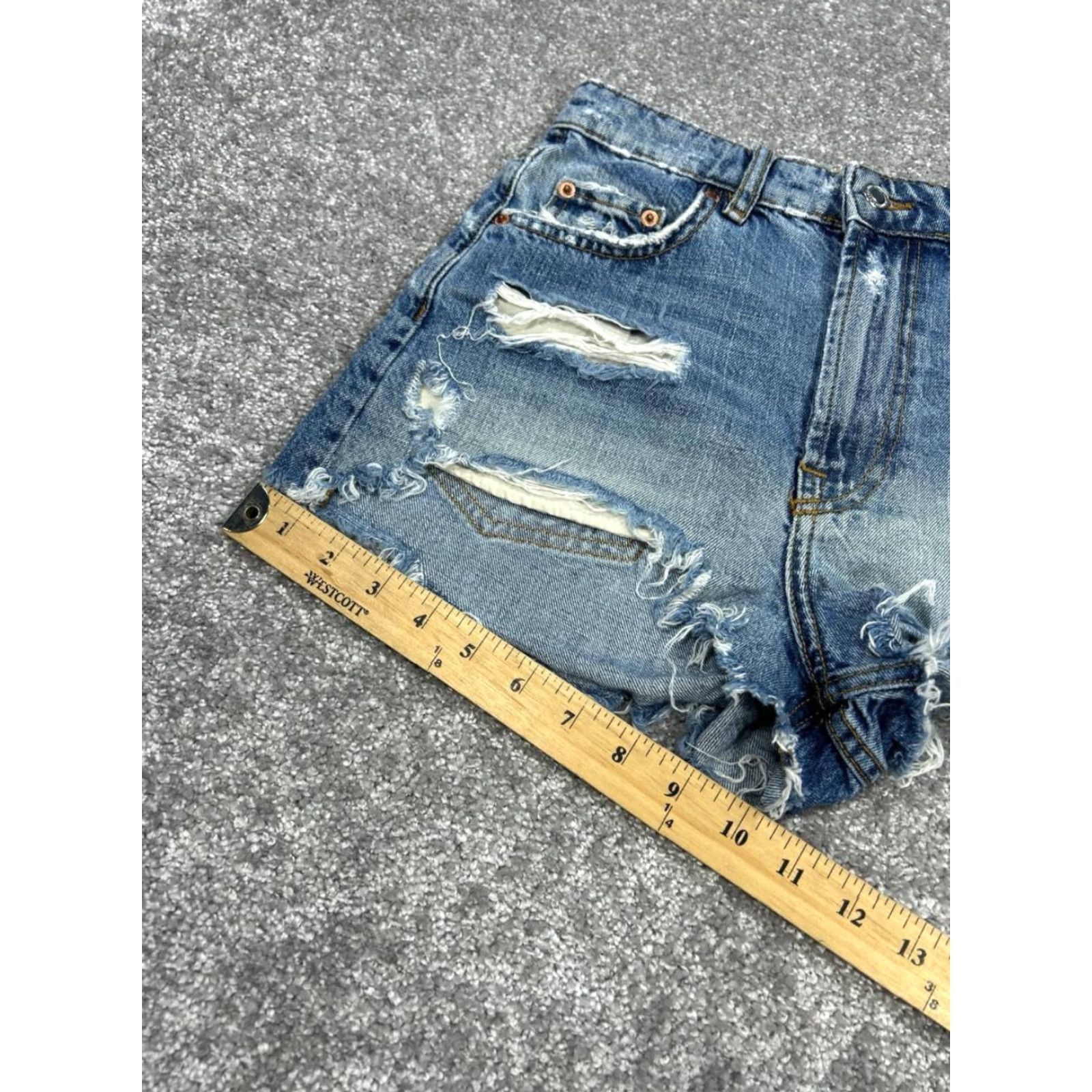 Zara Zara Shorts Womens 2 Light Wash Denim Distressed Cut-Offs Blue 90s Festival Classic Size 26" / US 2 / IT 38 - 3 Thumbnail