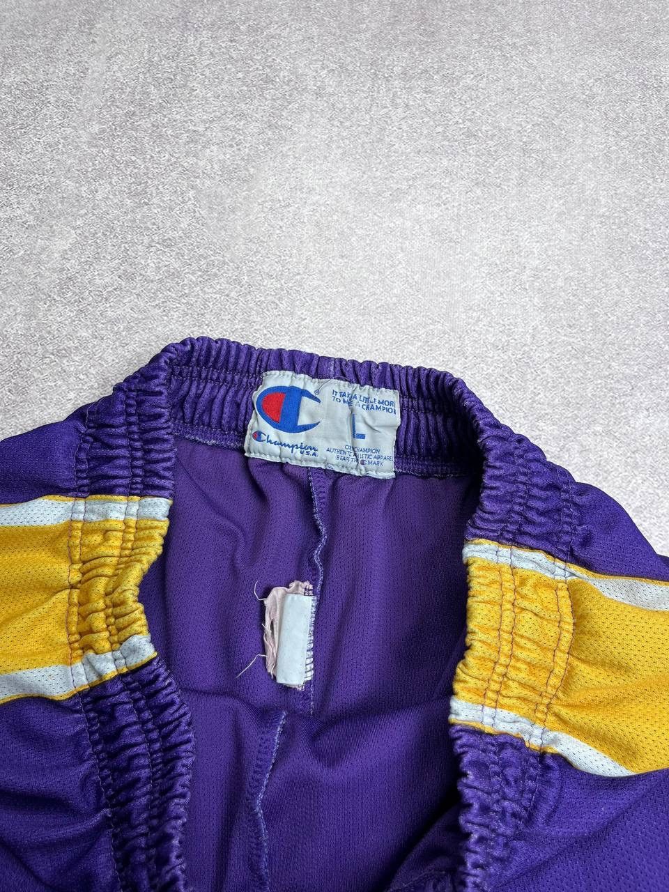 NBA Vintage 90's Champion NBA Lakers Shorts Y2K L Size US 34 / EU 50 - 4 Thumbnail