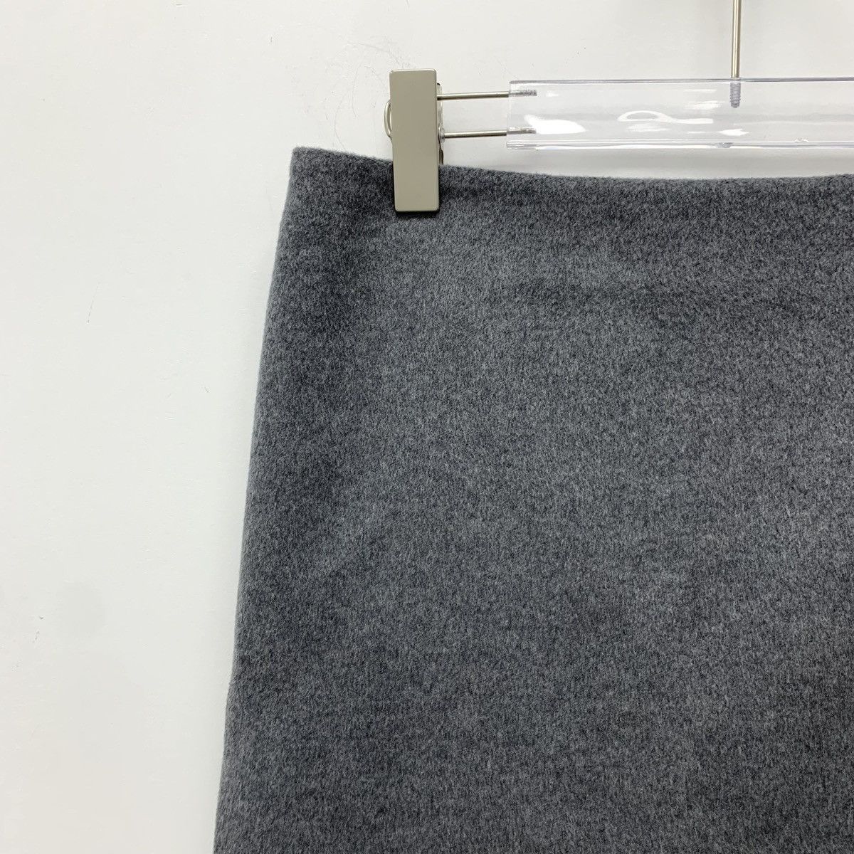 Miu Miu Miu Miu 22FW Grey Letter Embroidery Wool Casual Skirt K26WX Size 26" / US 2 / IT 38 - 3 Thumbnail