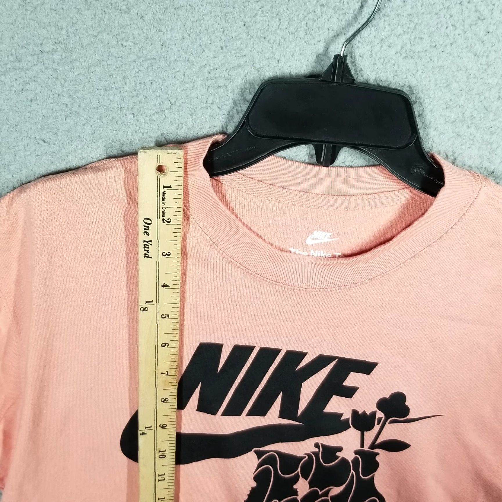 Nike Nike Shirt Men XS Flower Pattern Crew Neck Short Sleeve Loose Fit Orange 2010s Size US XS / EU 42 / 0 - 5 Thumbnail