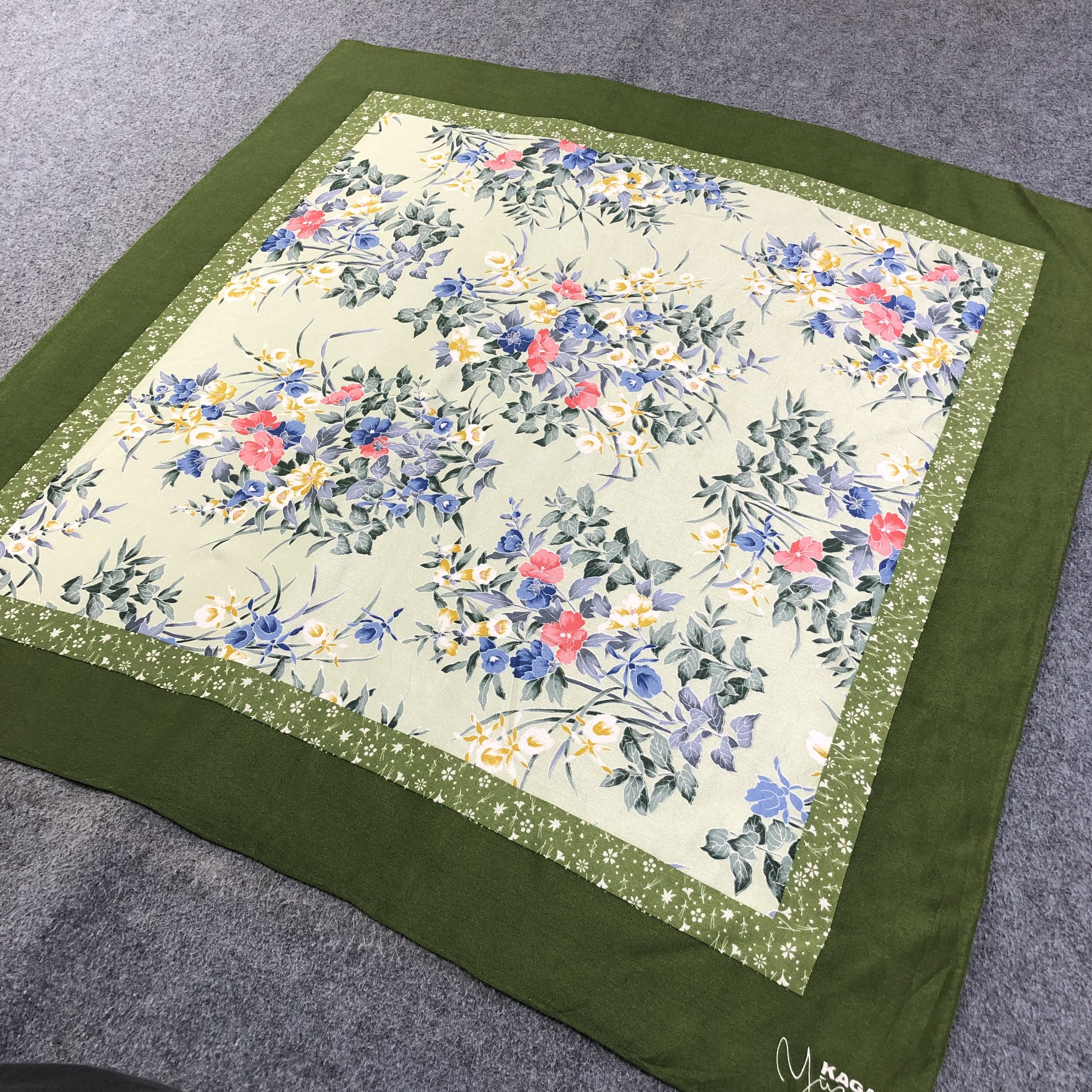 Japanese Brand Vintage Kaga Yuzen Floral Hand Rolled Silk Scarf M658 Size ONE SIZE - 2 Thumbnail