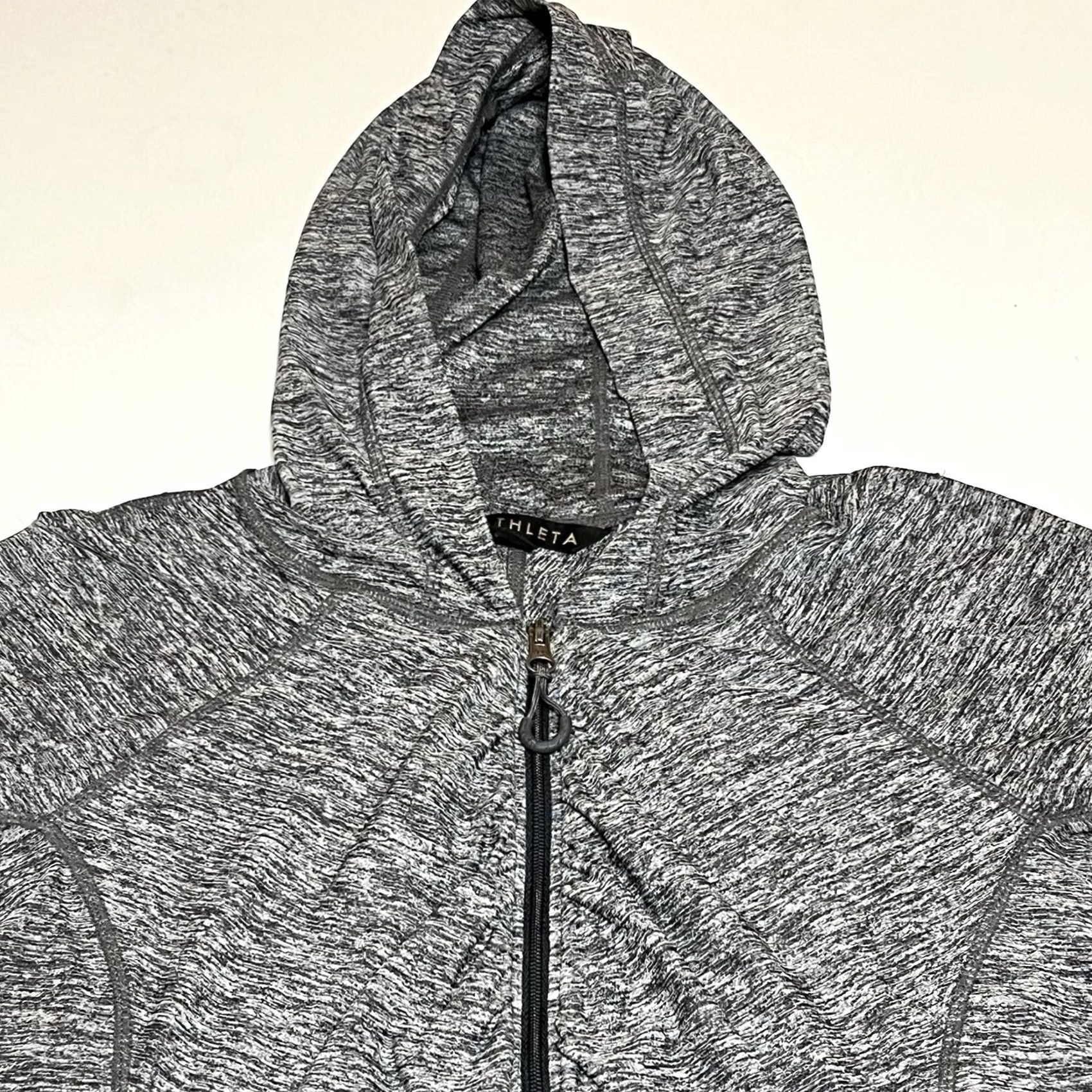 Athleta Athleta Hooded Full Zip Up Jacket Womens S Gray Heather Vitamin Sea Full Zip Comfort Pockets Athleisure Winter Spring Fall Gym & Training Size S / US 4 / IT 40 - 2 Thumbnail