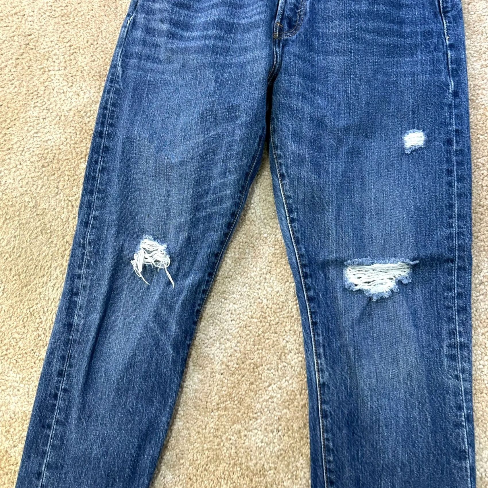 Levi's Levi's 501 Jeans Women's 28x28 Blue Denim Button Fly Tapered Regular Rise 5-Pocket USA Pattern Smoke Blue (Note: If including "USA" as theme) Size 28" / US 6 / IT 42 - 2 Thumbnail