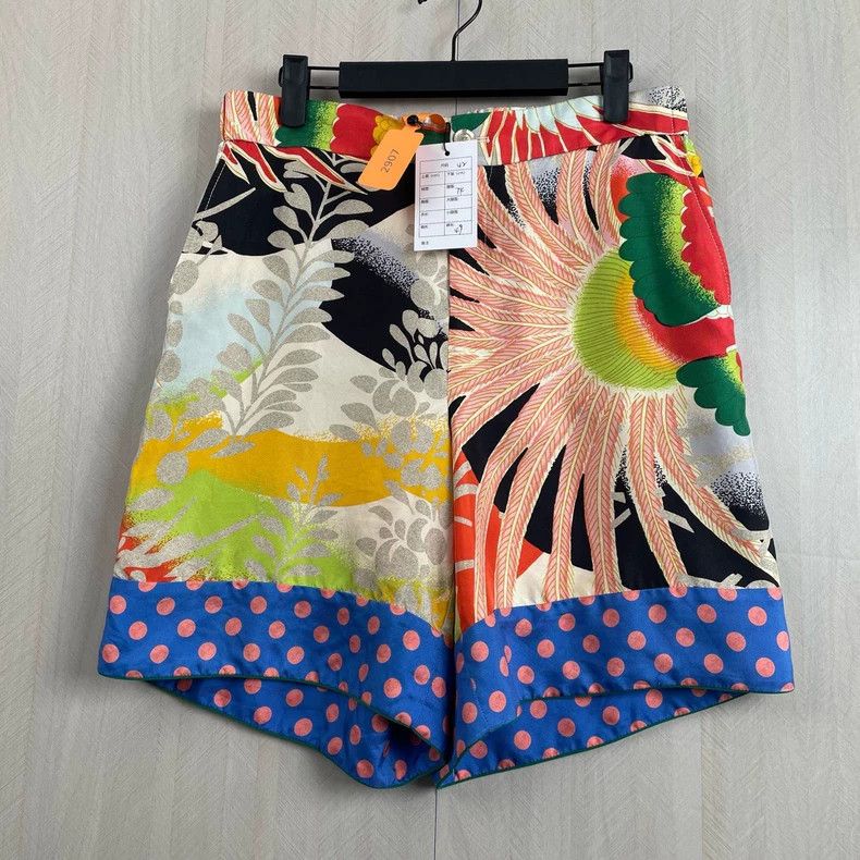 Gucci Gucci Floral polka dot printed shorts 2505-Nextarrow Size US 26 / EU 42 - 1 Thumbnail