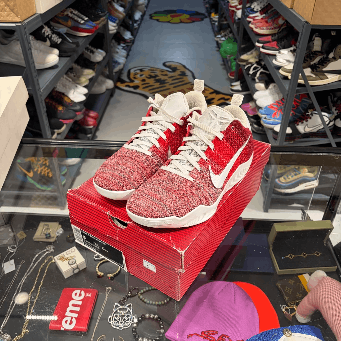 Nike Nike Red Lowtop Sneakers 9.5 Men Size US 9.5 / EU 42-43 - 1 Thumbnail