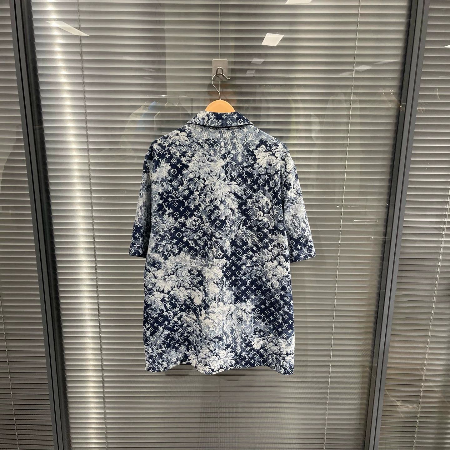 Louis Vuitton LV Tapestry All-Over Print Denim Short-Sleeve Shirt Size US XL / EU 56 / 4 - 2 Thumbnail