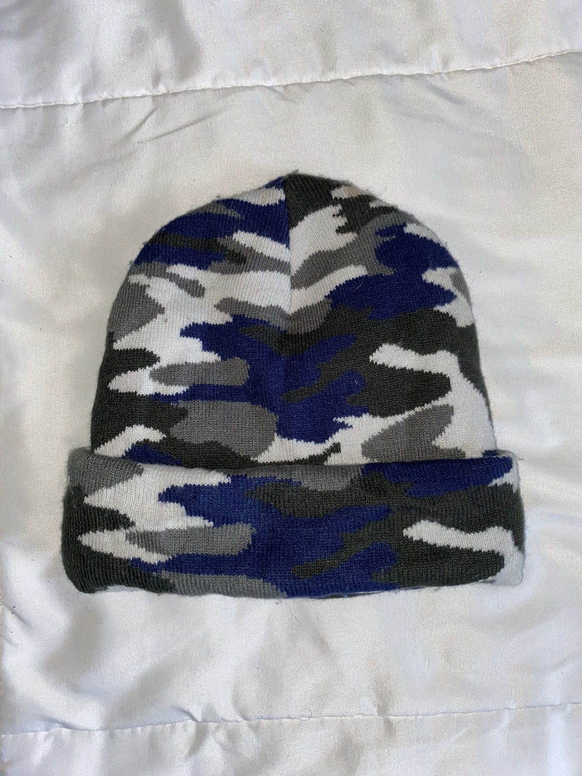 Japanese Brand × Vintage Y2K Camo Fold Beanie Size ONE SIZE - 1 Thumbnail