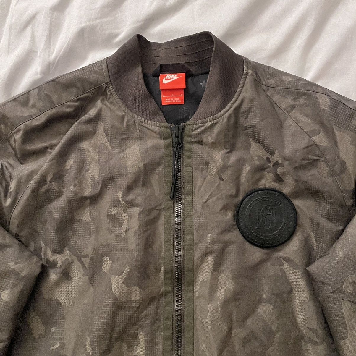 Nike NIKE F.C. BOMBER JACKET N98 CARGO CAMO KHAKI SIZE LARGE Size US L / EU 52-54 / 3 - 3 Thumbnail