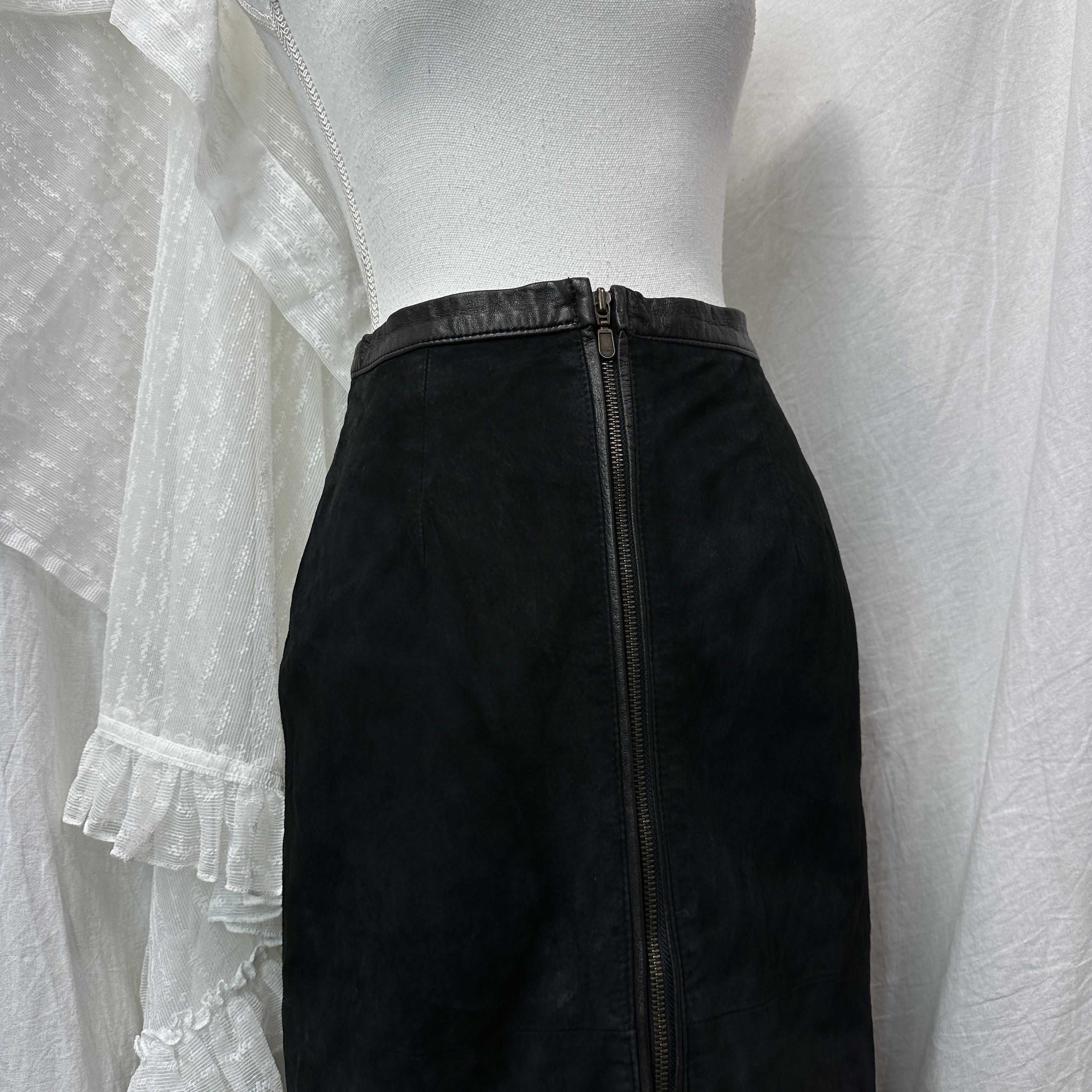 Vintage Vintage Leather Suede Zipped Maxi Skirt Y2K Size 25" / US 0 / IT 36 - 5 Thumbnail