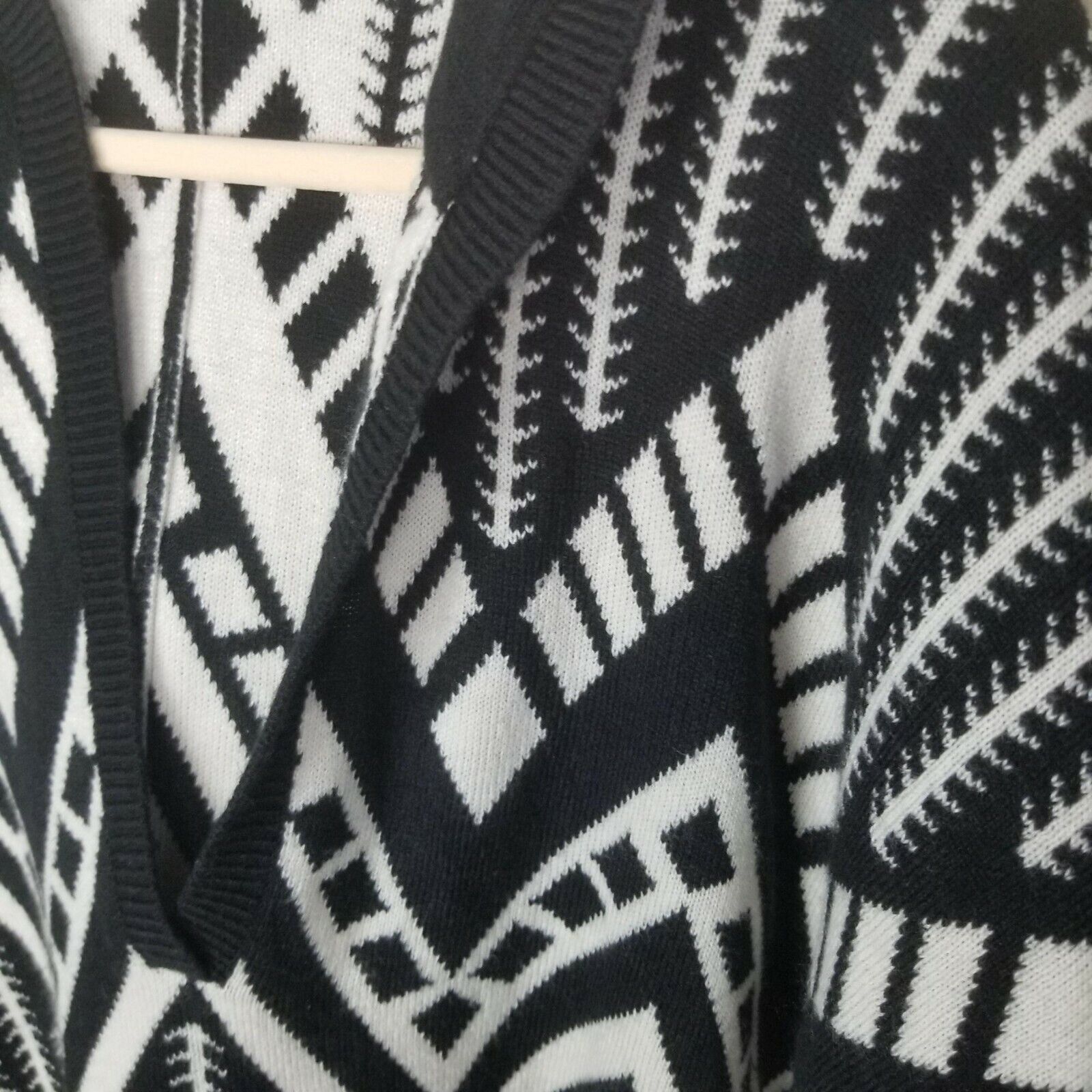 Express Express Hooded Aztec Poncho Sweater OS Southwestern Tribal Size XL / US 12-14 / IT 48-50 - 3 Thumbnail