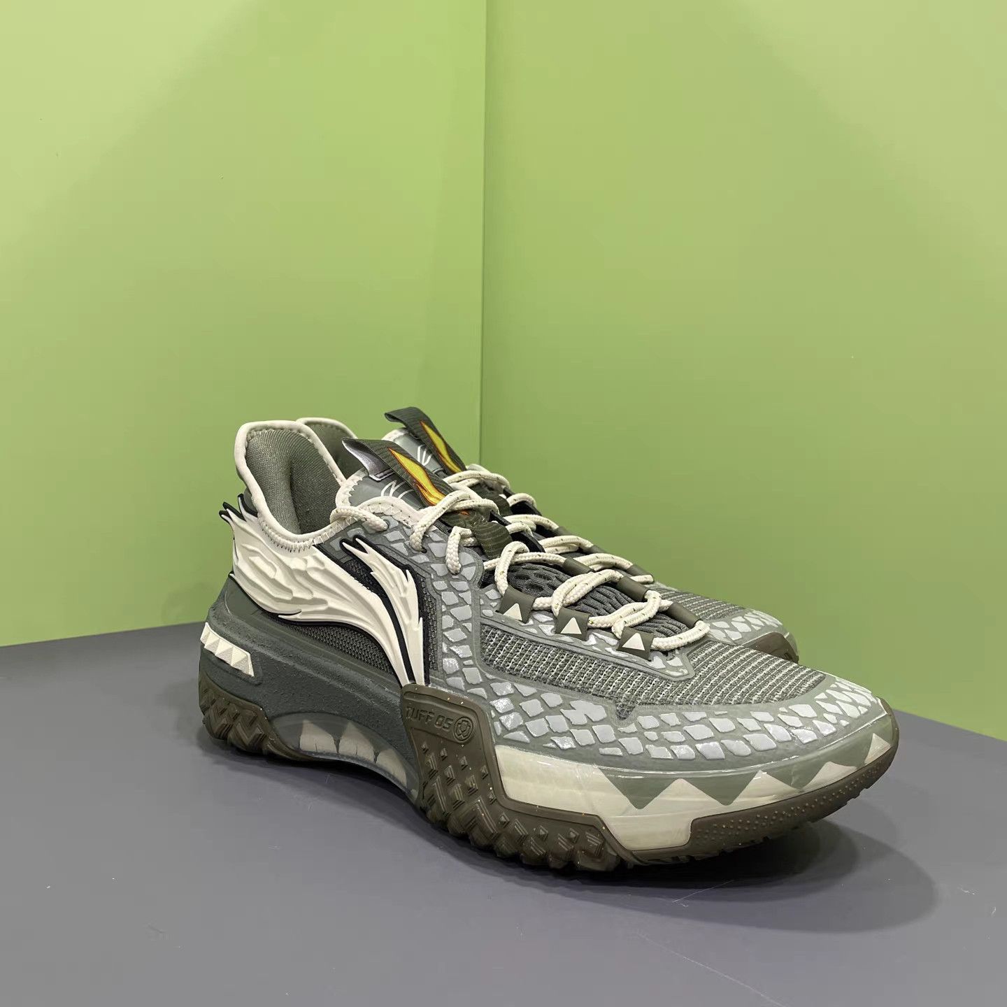 Li-Ning Li-Ning Jie Ao "Dragon Soul" Basketball Shoes K15 Size US 10 / EU 43 - 3 Thumbnail