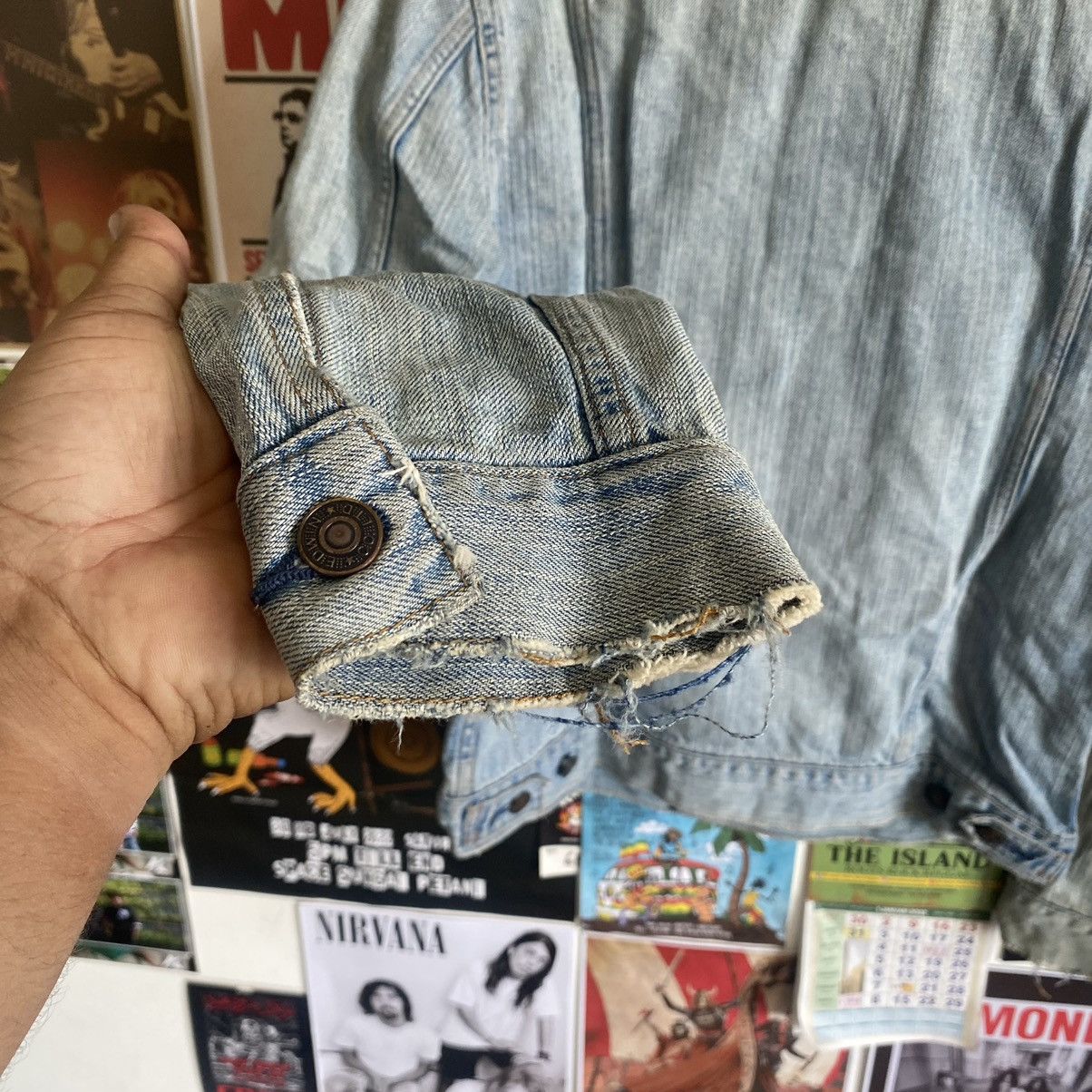Edwin Vintage Edwin 80s-90s Washed Blue Distressed Denim Jacket Size US S / EU 44-46 / 1 - 12 Thumbnail