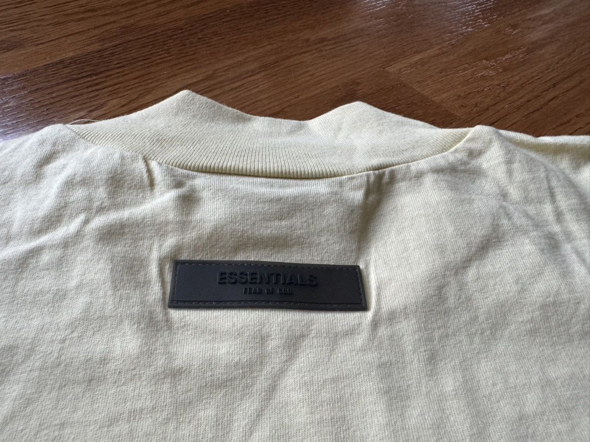 Essentials × FOG × Fear of God Small L/S T-Shirt Egg Shell Canary Tee Crewneck Pullover Size US S / EU 44-46 / 1 - 9 Thumbnail