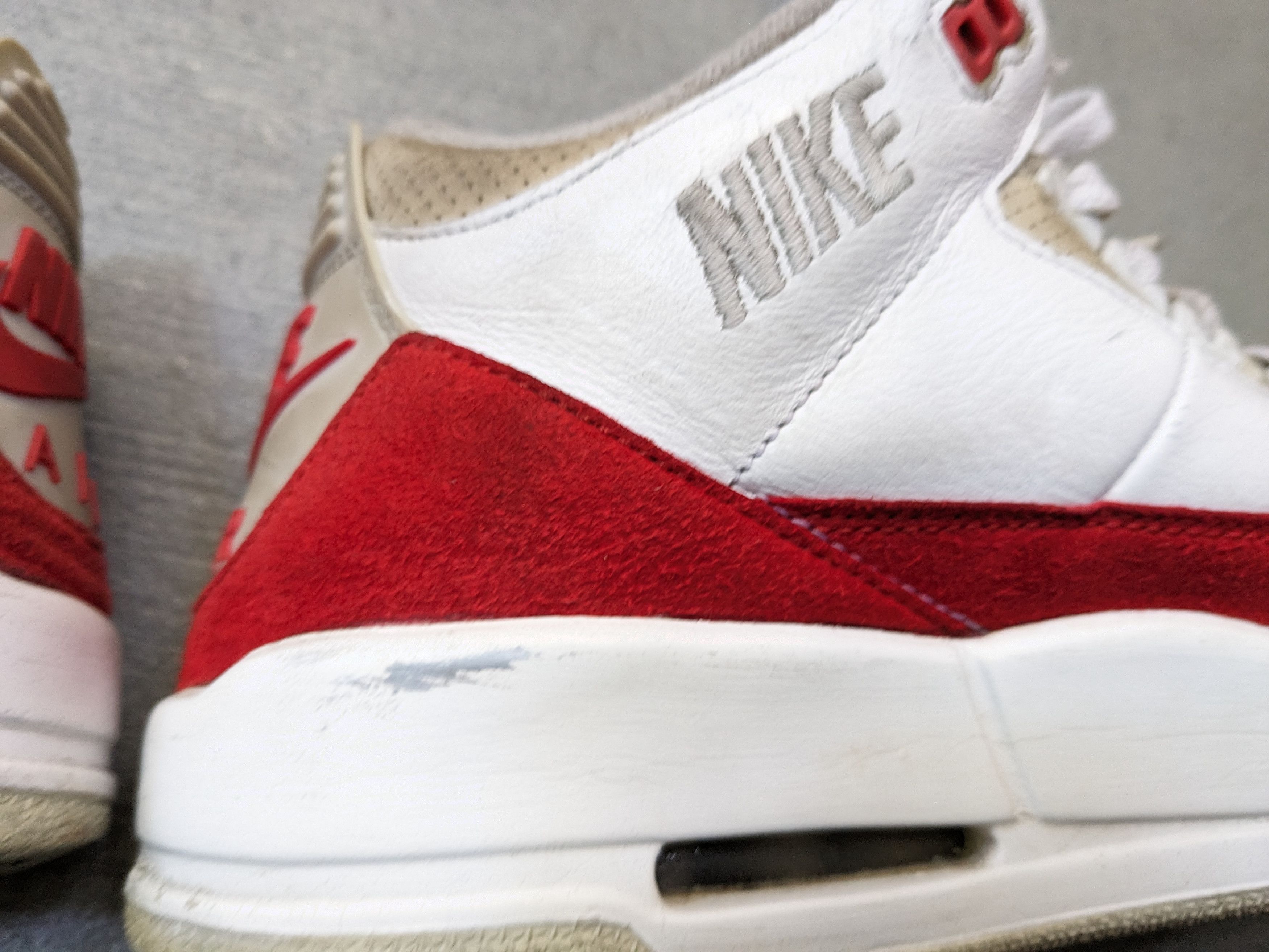 Jordan Brand Nike Jordan 3 Retro Tinker Air Max 1 Red White CJ0939-100 Size US 10 / EU 43 - 15 Thumbnail