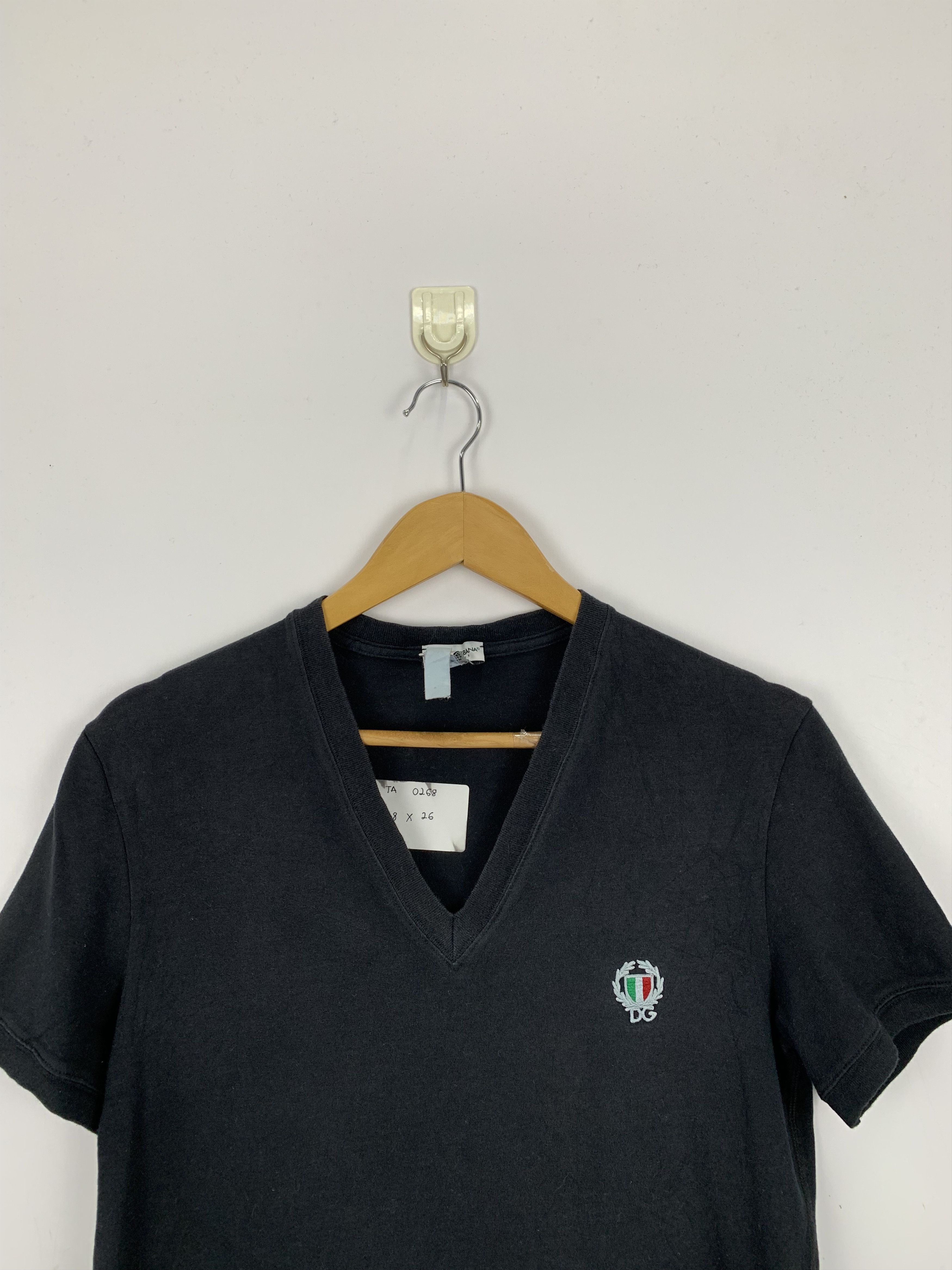 Dolce & Gabbana Dolce & Gabbana Vneck T Shirt TA0268 Size US XS / EU 42 / 0 - 2 Thumbnail