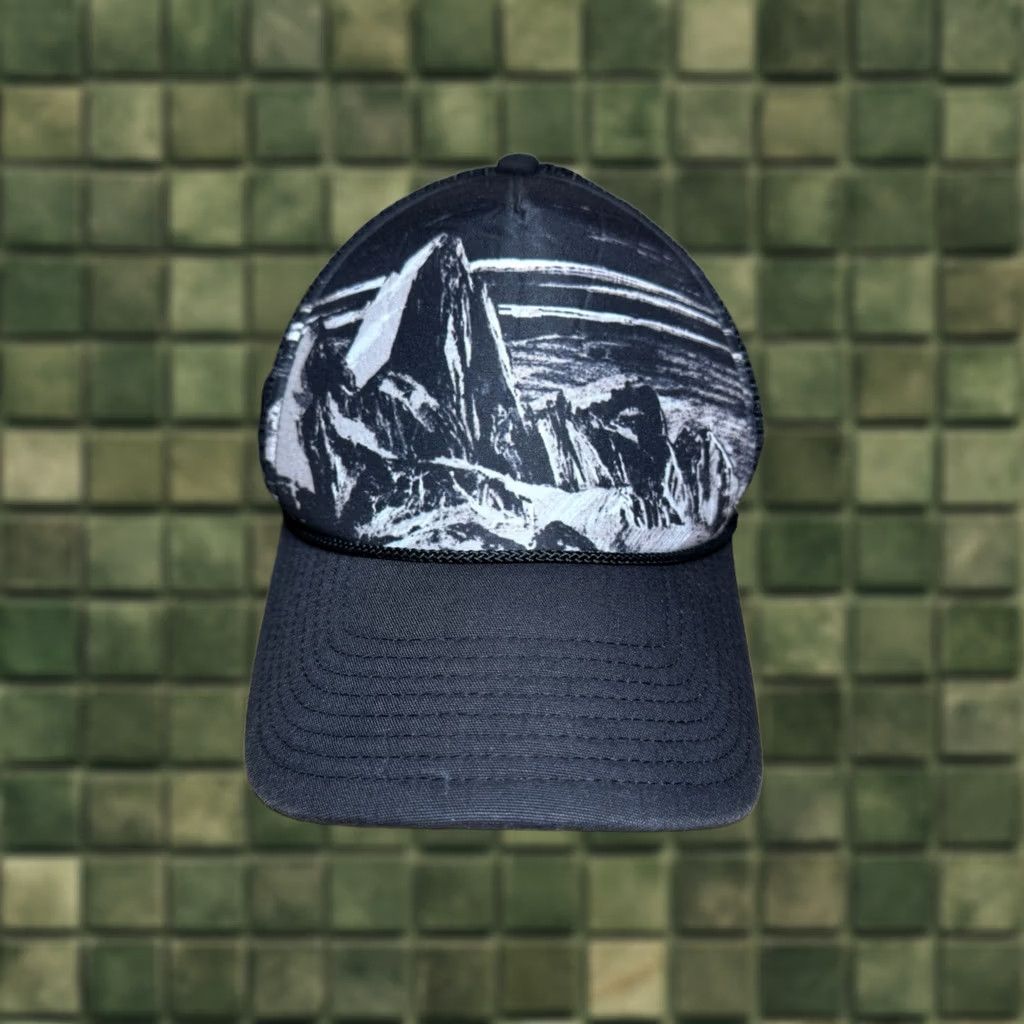Patagonia Patagonia Fitz Roy Mountain Trucker Hat Black Snapback Cap Adjustable Adult Outdoor Size ONE SIZE - 1 Thumbnail