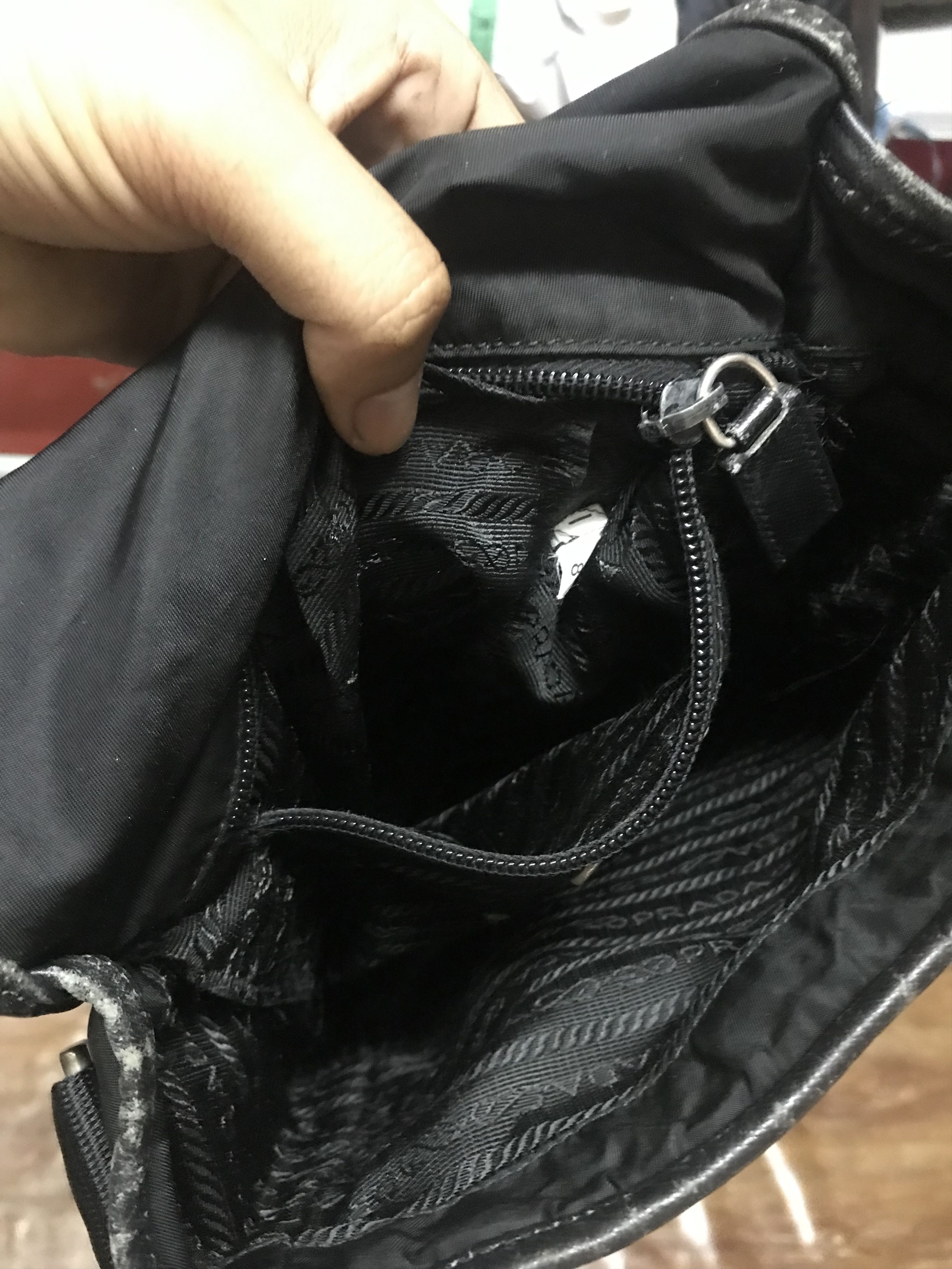 Prada Vintage Prada Black Shoulder Size ONE SIZE - 13 Thumbnail
