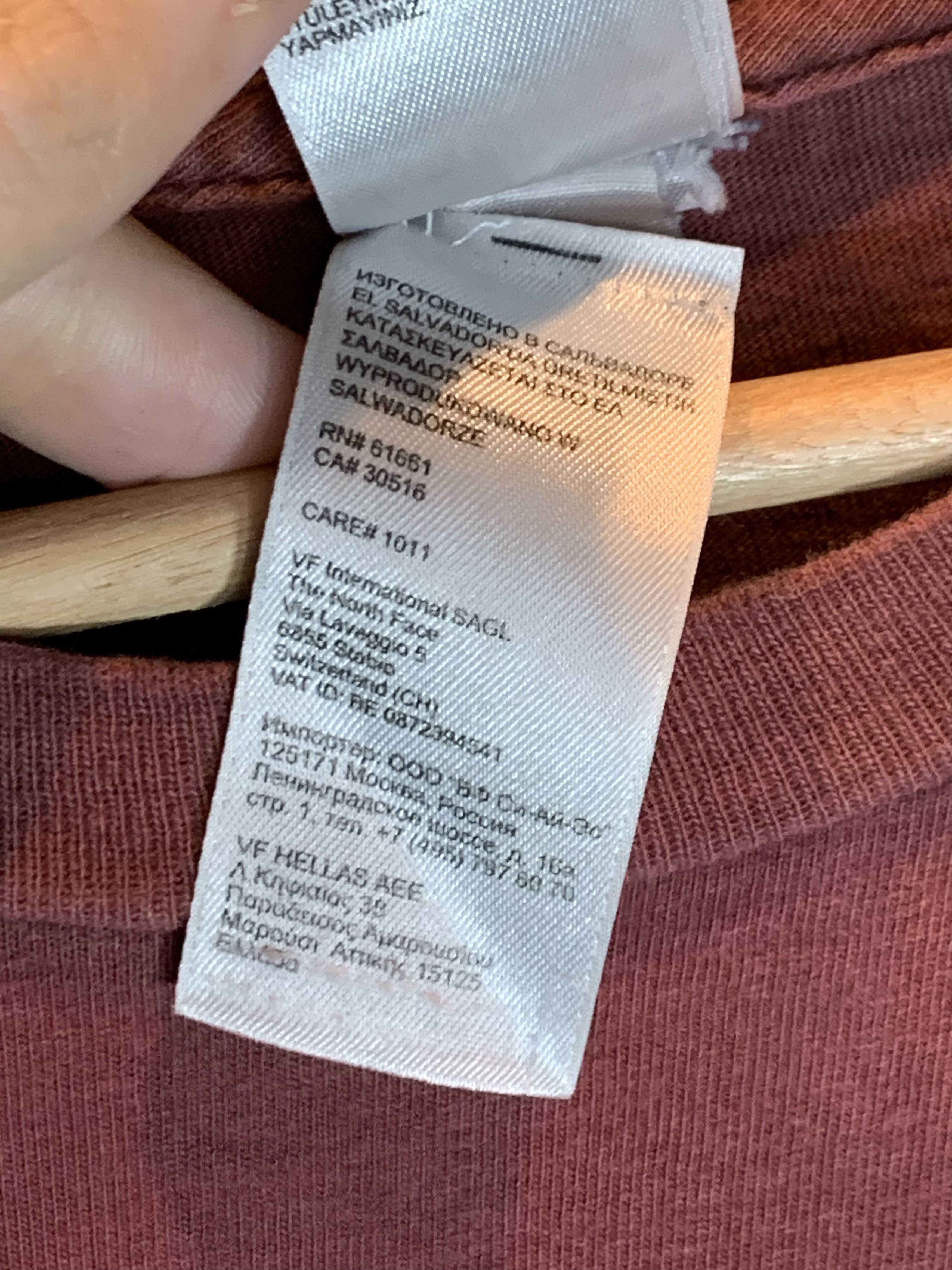 The North Face RARE Vintage North Face Escape Artist Hiking Art Faded Shirt Size US M / EU 48-50 / 2 - 9 Thumbnail