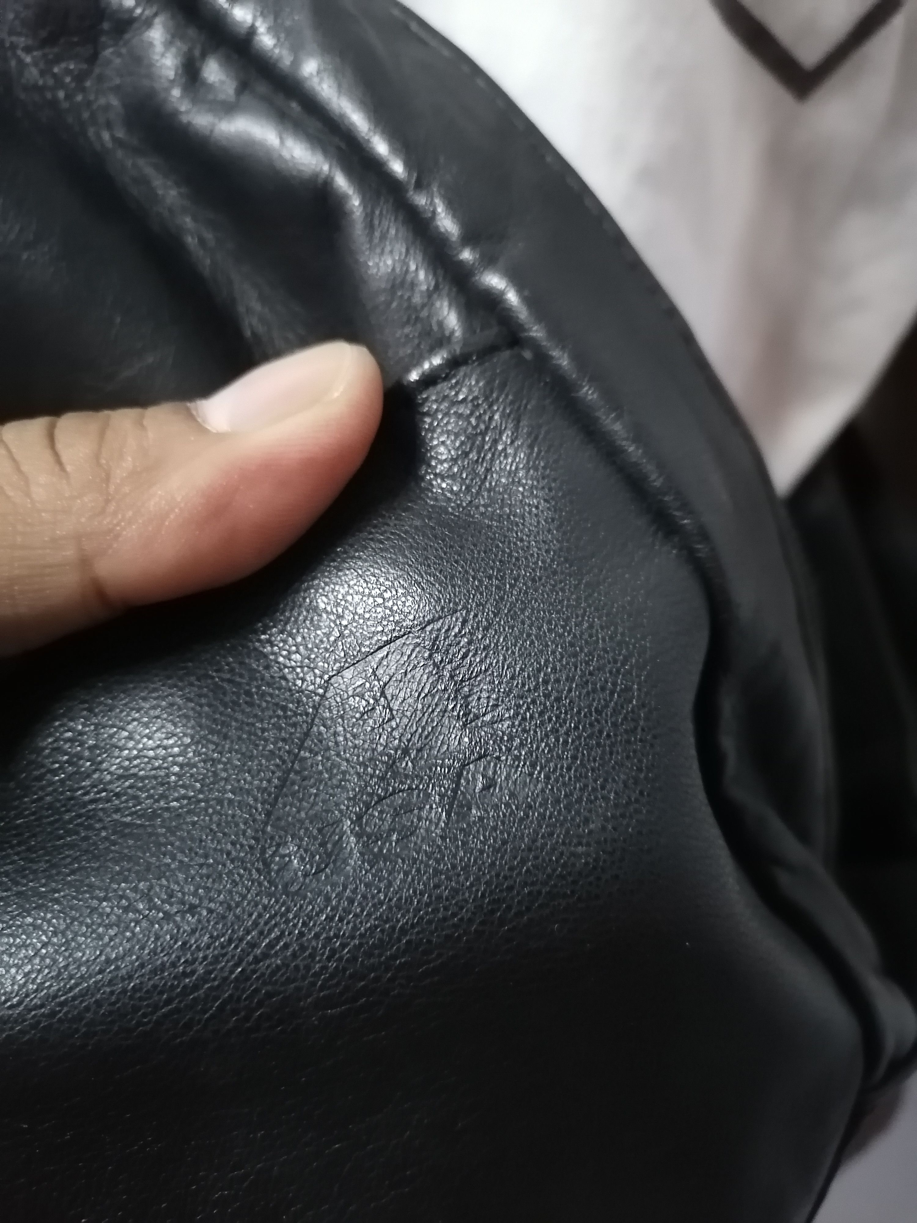 Genuine Leather × Vintage Vintage Black Leather Healthy Crossbody Bag Size ONE SIZE - 3 Thumbnail