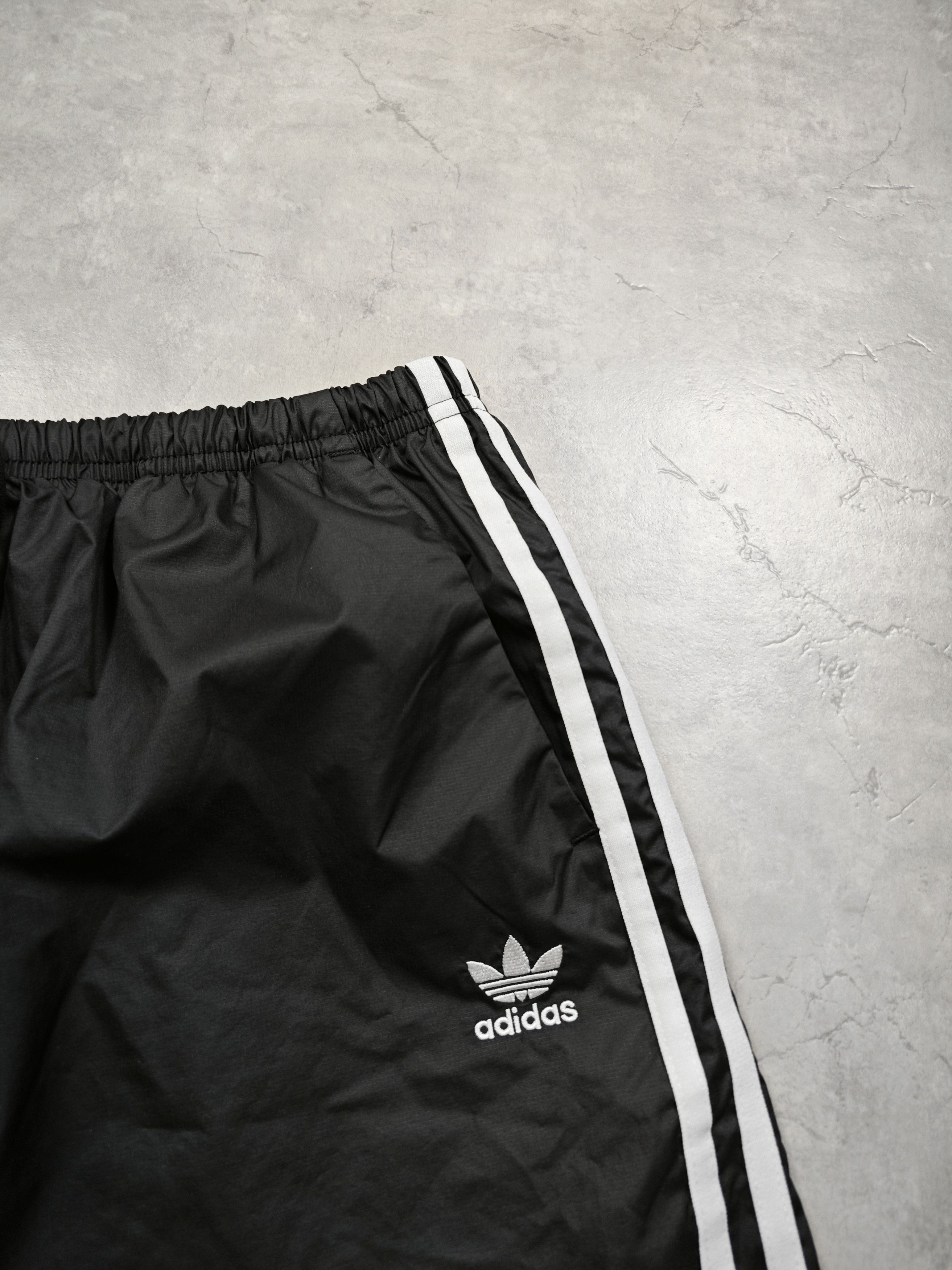 Adidas Adidas Shorts Size US 33 - 2 Thumbnail