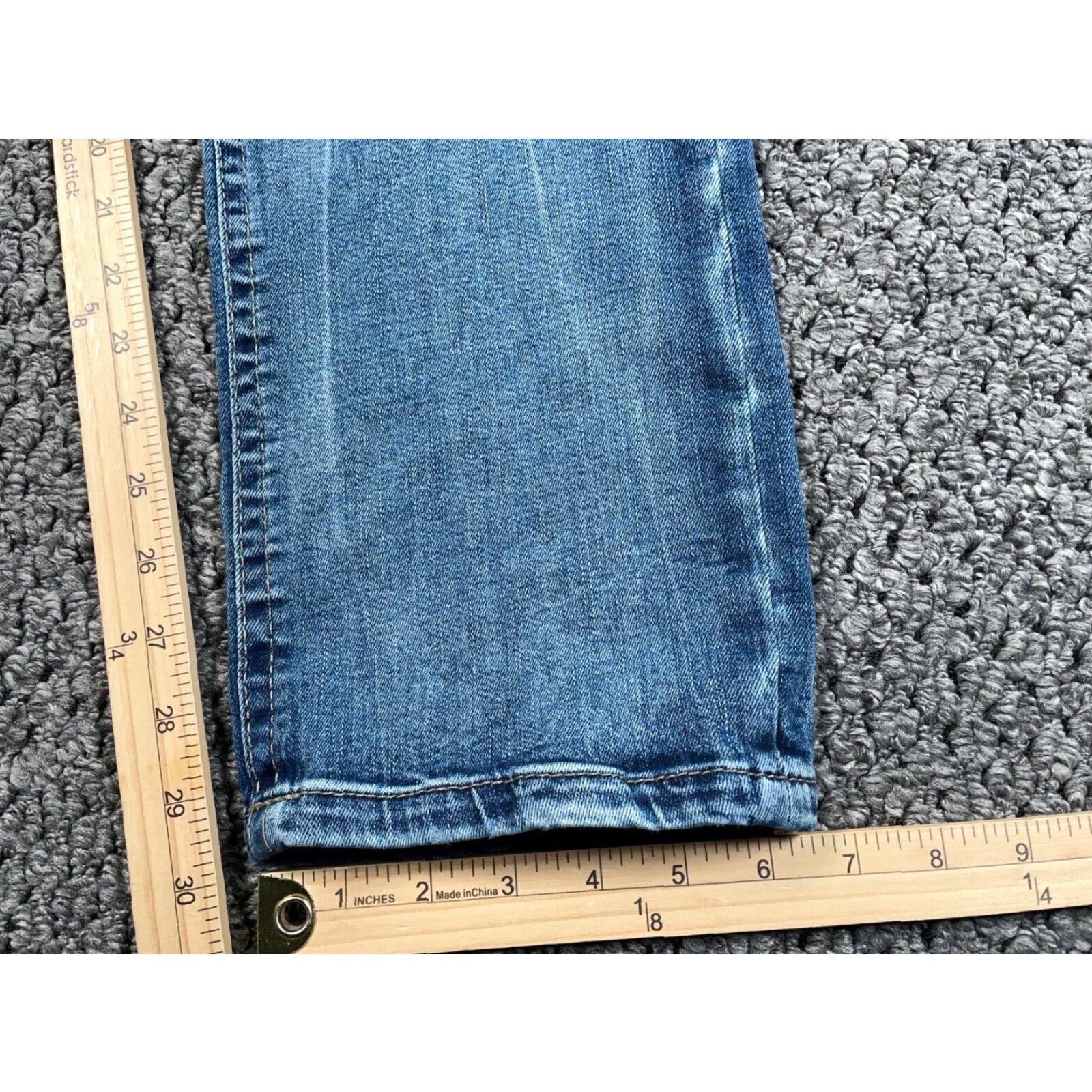Vintage VINTAGE BKE Jeans Mens 29 x 30 Blue Denim Straight Leg Low Rise Faded Whiskered Cotton Blend Grunge Retro Size US 29 - 6 Thumbnail