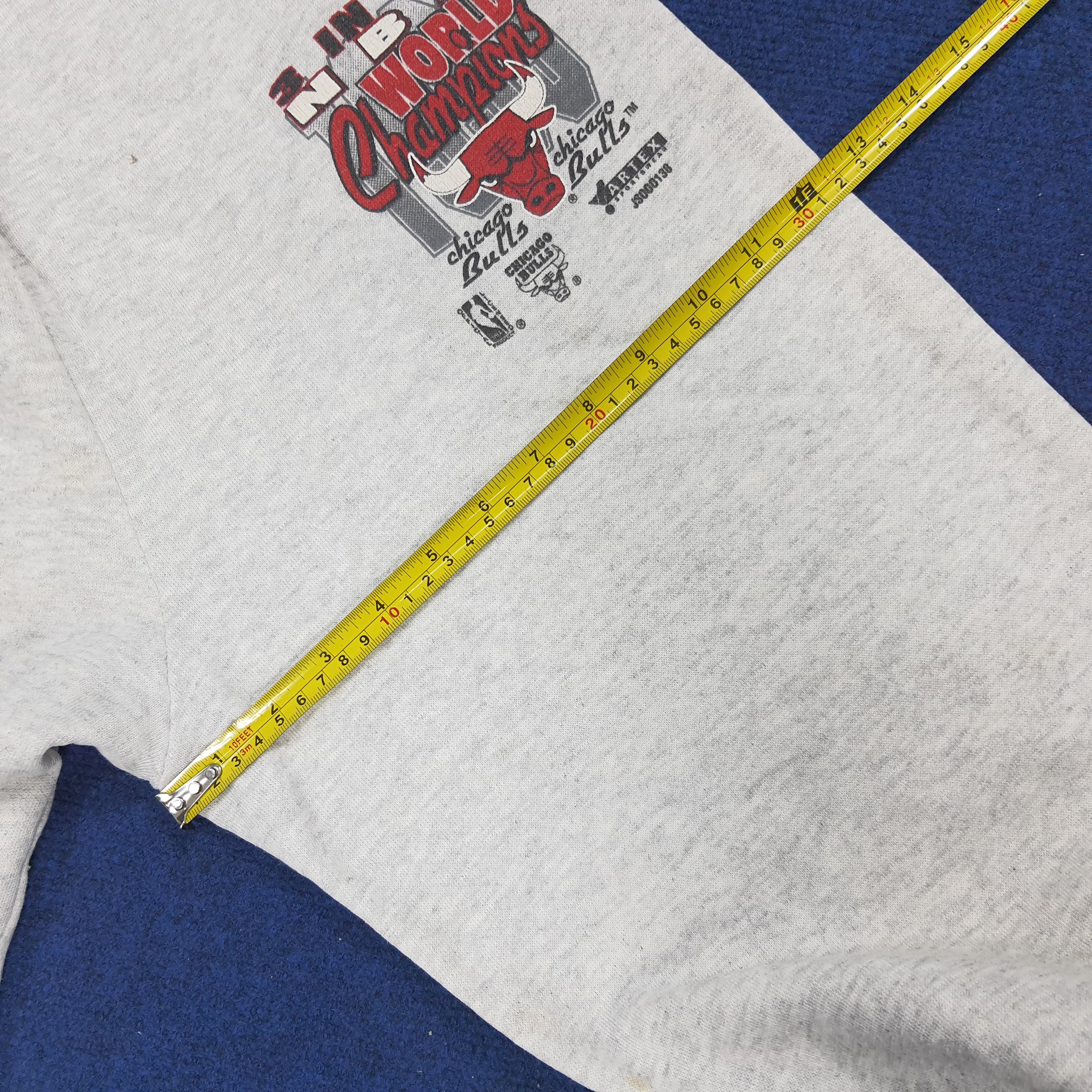 NBA × Vintage Vintage NBA World Champs Chicago Bulls Sweatpants Size US 35 - 10 Thumbnail