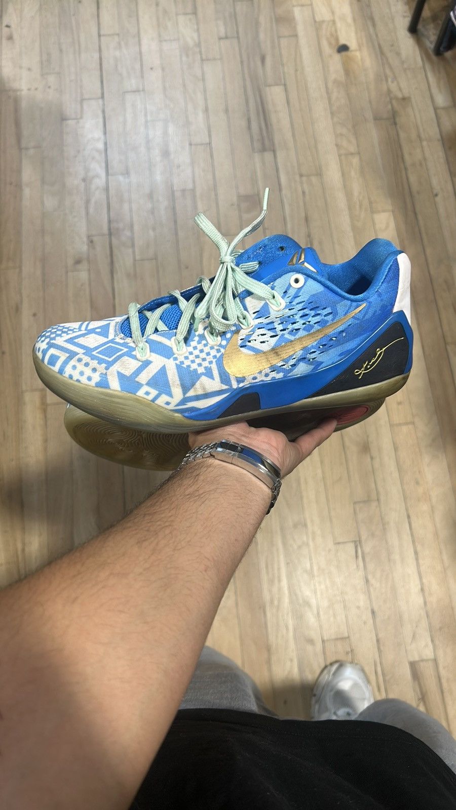 Kobe 9 EM hyper cobalts size 8.5
