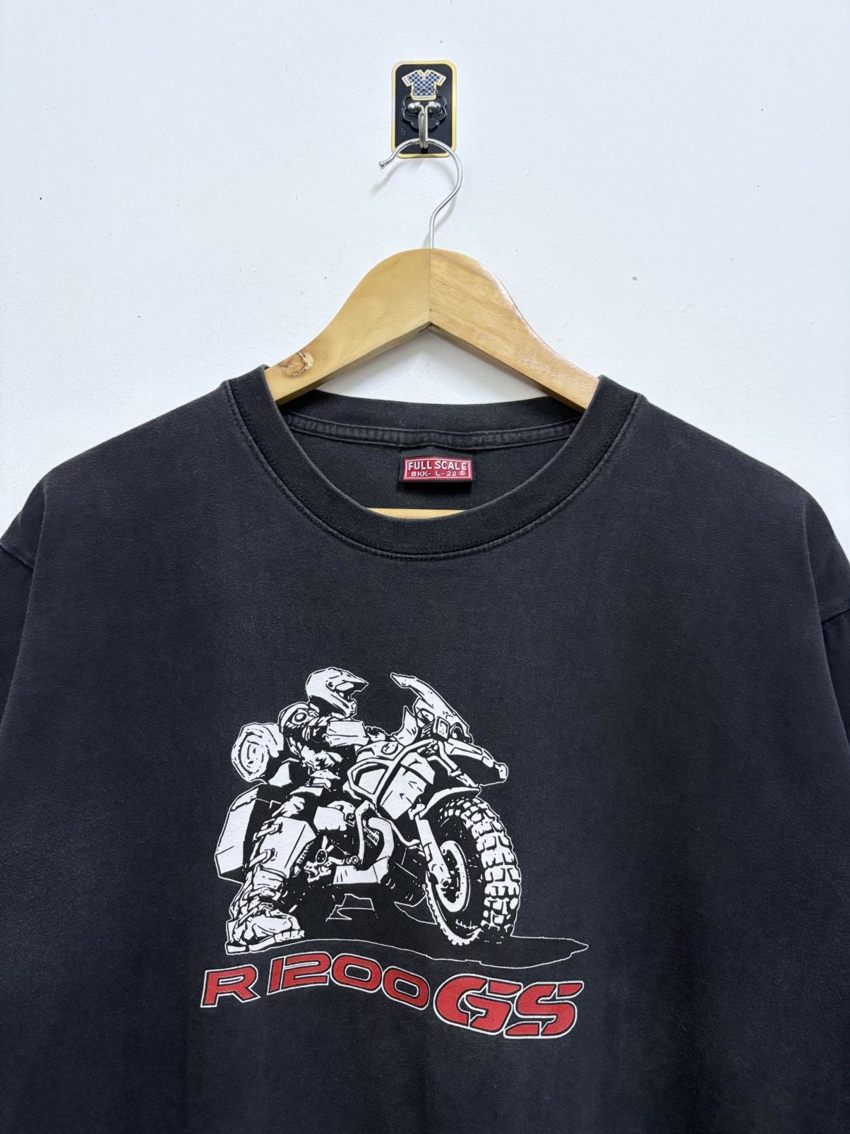 Japanese Brand 2000's Full Scale - BMW R1200 GS Series ( Rare ) T-Shirt Size US L / EU 52-54 / 3 - 3 Thumbnail