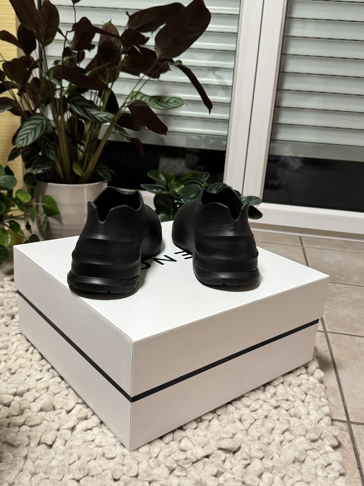 Givenchy Monumental Mallow Slip-On Sneakers Size 40/41