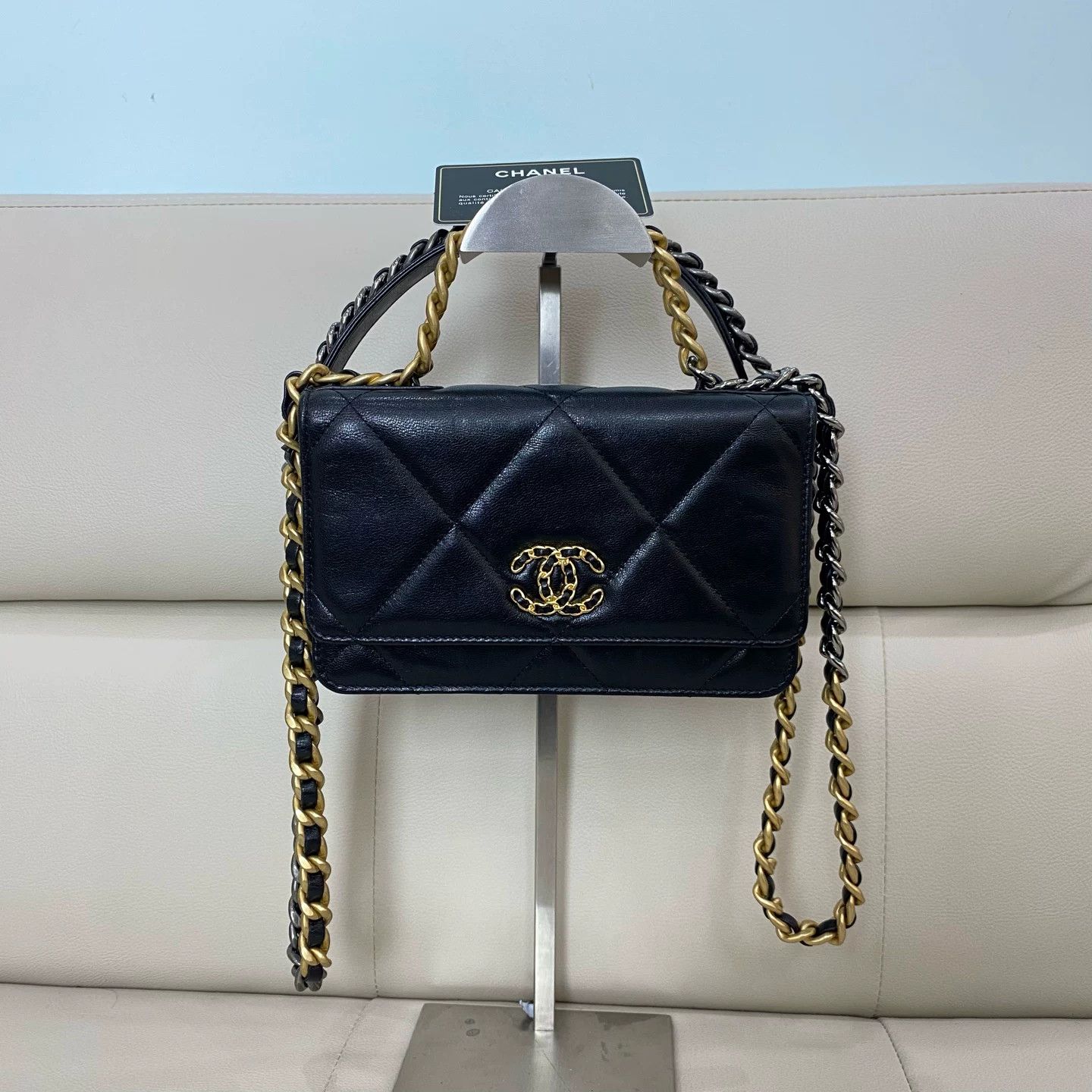 Chanel Pre-loved Bag Very good condition Size ONE SIZE - 1 Thumbnail
