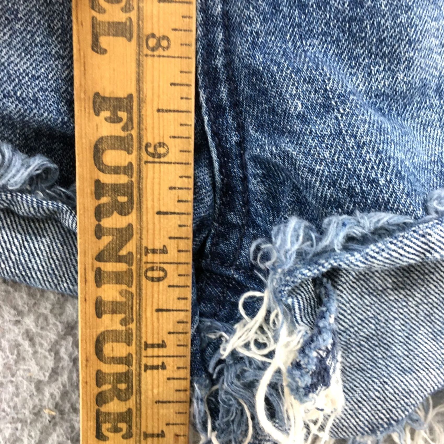 Volcom Volcom Cut-Off Shorts Womens 7 Denim Mid Rise Distressed Zip Blue 30x2 Casual Womens Size 28" / US 6 / IT 42 - 6 Thumbnail