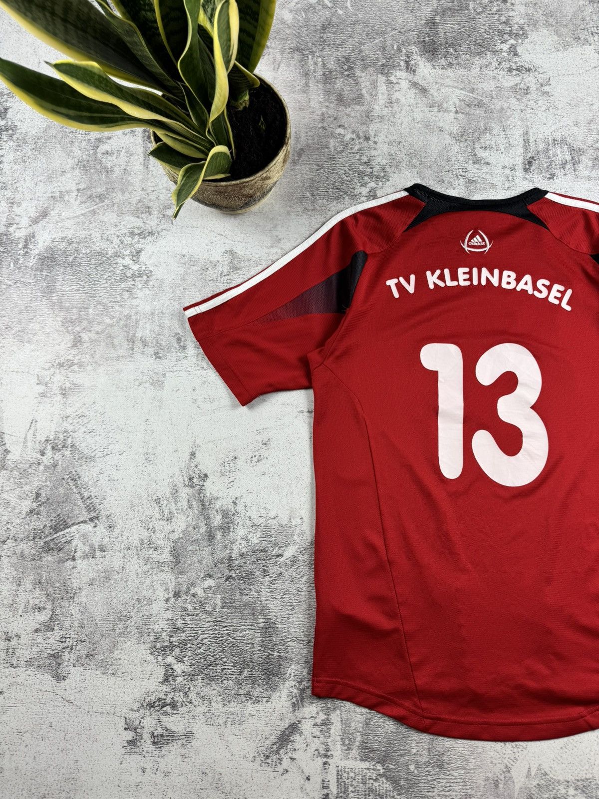 Adidas TV Kleinbasel Handball Memorabilia Adidas #13 Red Black Jersey Kit T Shirt Size US S / EU 44-46 / 1 - 12 Thumbnail