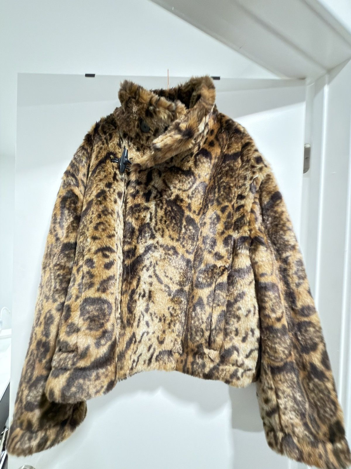 Jacquemus Jacquemus Fernando Leopard Jacket — 6 month global Waitlist Size US L / EU 52-54 / 3 - 6 Thumbnail
