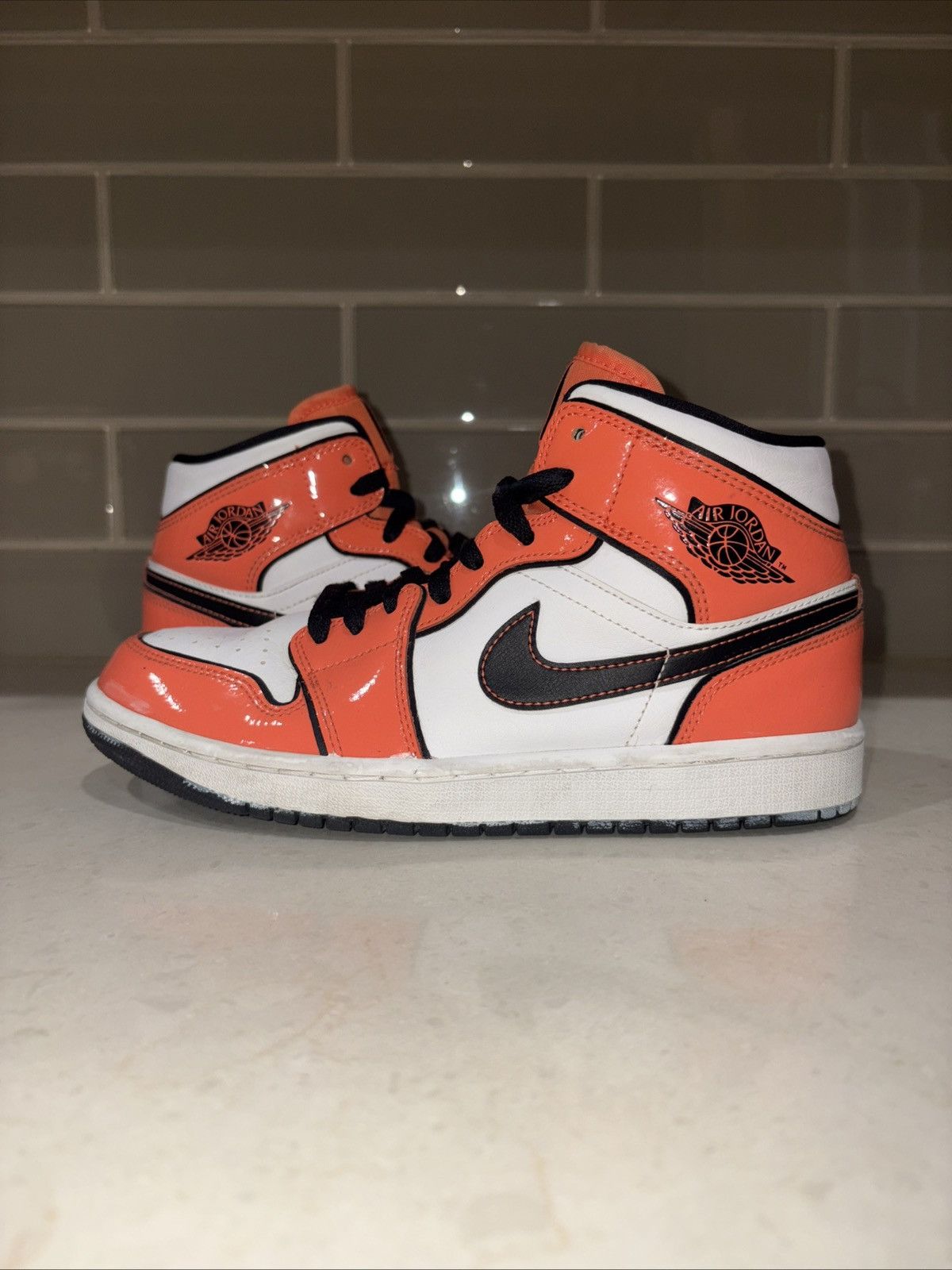 Jordan Brand Air Jordan 1 Mid SE Turf Orange Size US 7 / EU 40 - 2 Thumbnail