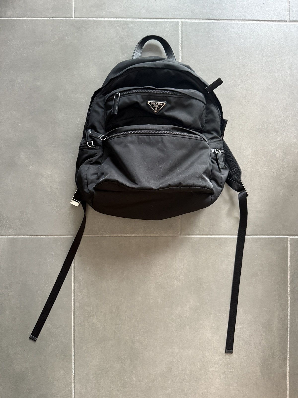 バッグ PRADA archive nylon backpack y2k prada black nylon x leather backpack – Cosmopolitan Vintage